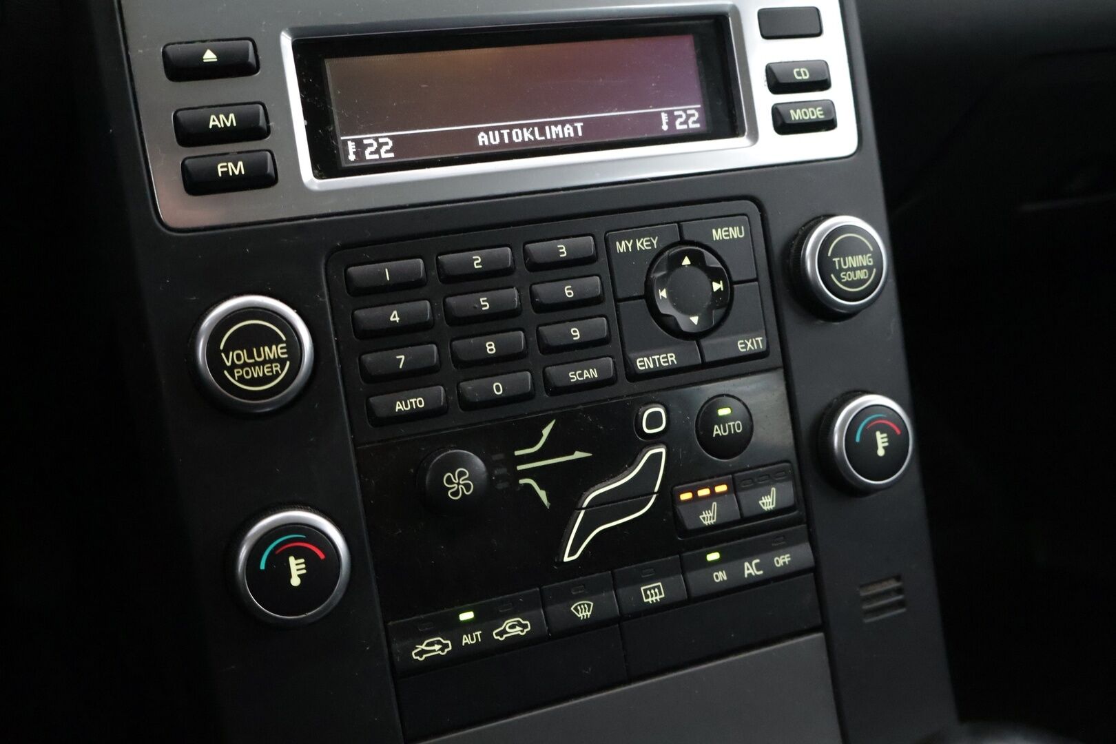 Volvo V70 2008 *MYYDÄÄN HUUTOKAUPAT.COM*