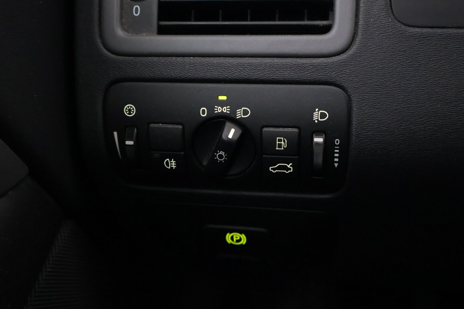 Volvo V70 2008 *MYYDÄÄN HUUTOKAUPAT.COM*