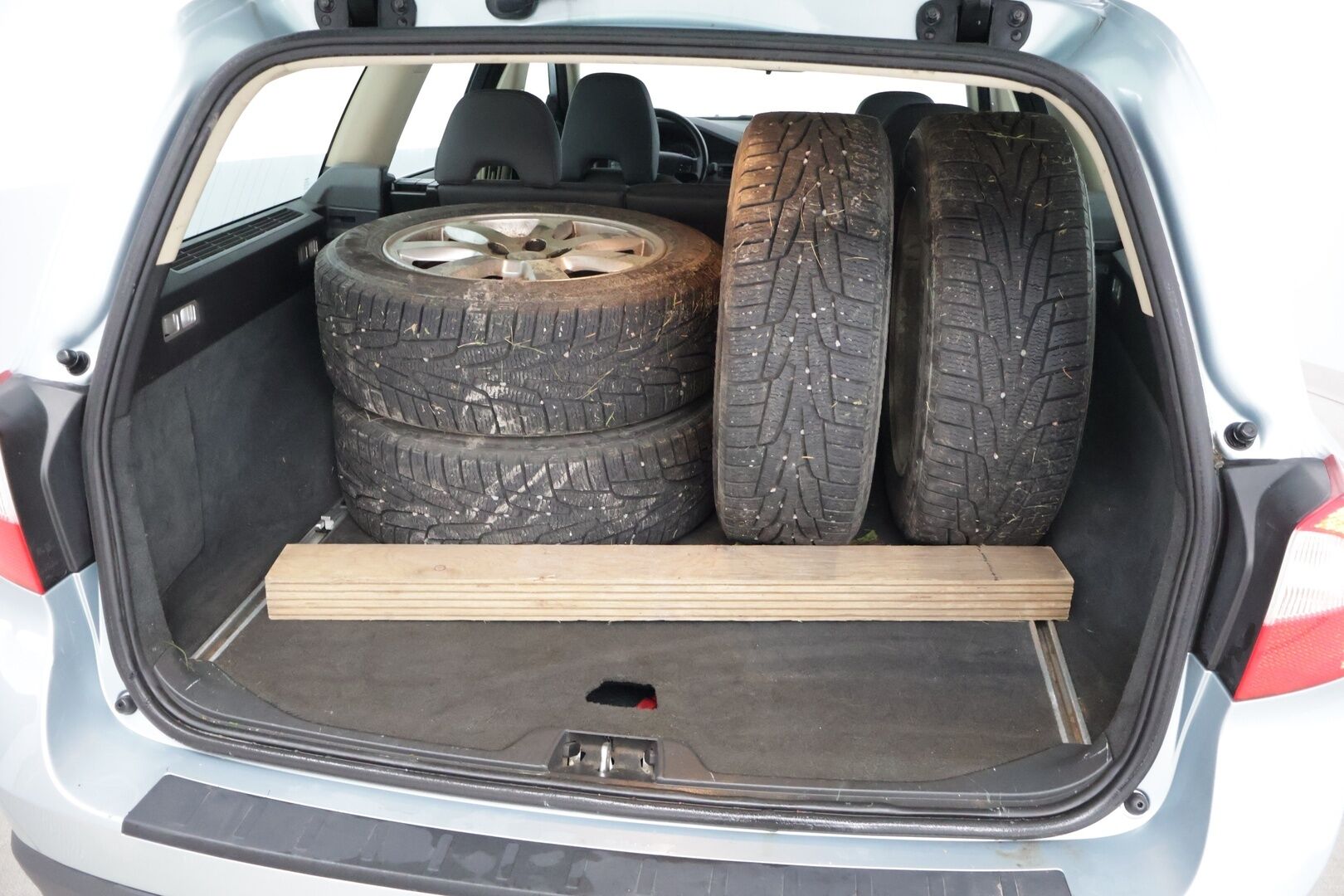 Volvo V70 2008 *MYYDÄÄN HUUTOKAUPAT.COM*