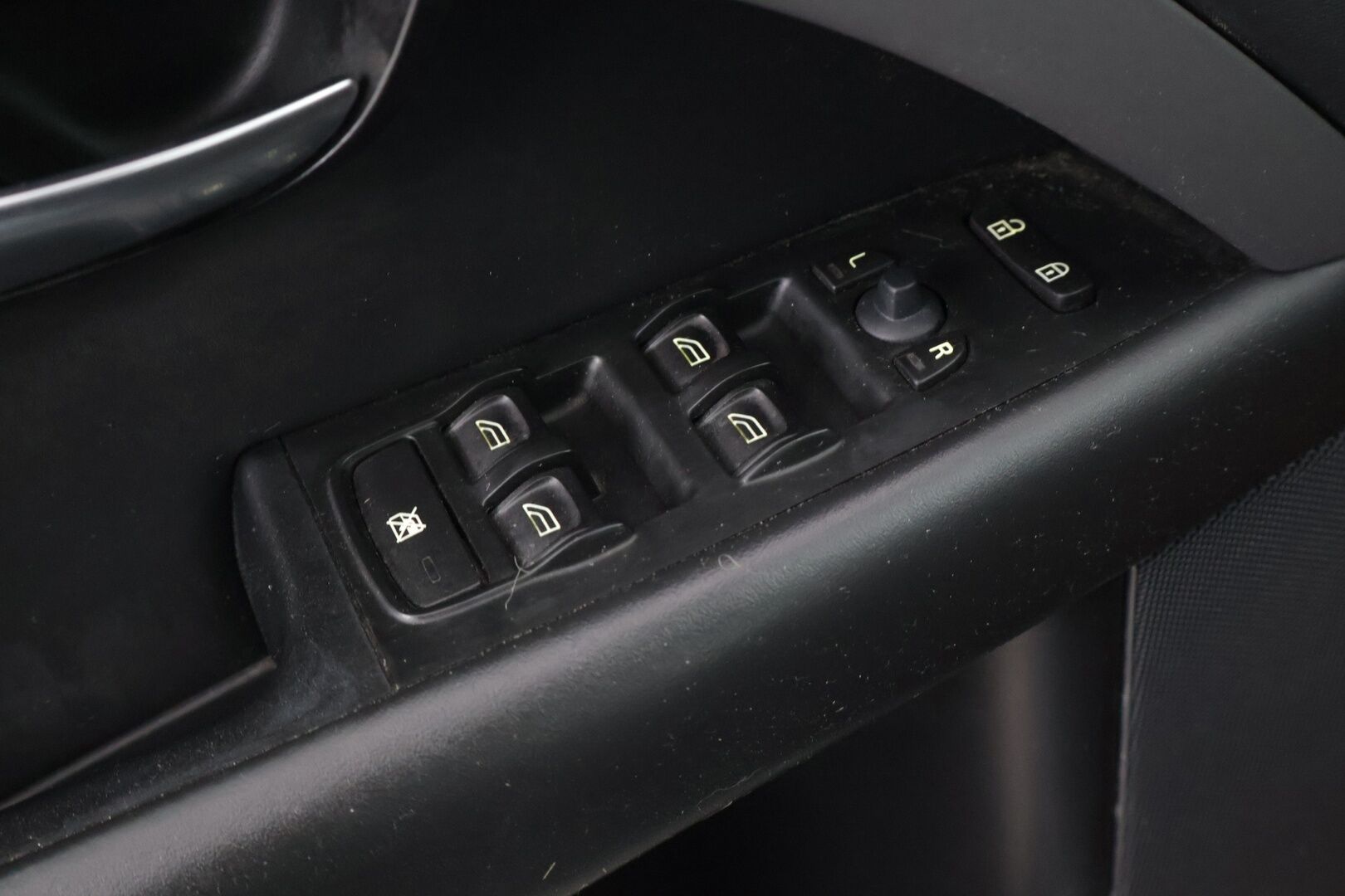 Volvo V70 2008 *MYYDÄÄN HUUTOKAUPAT.COM*