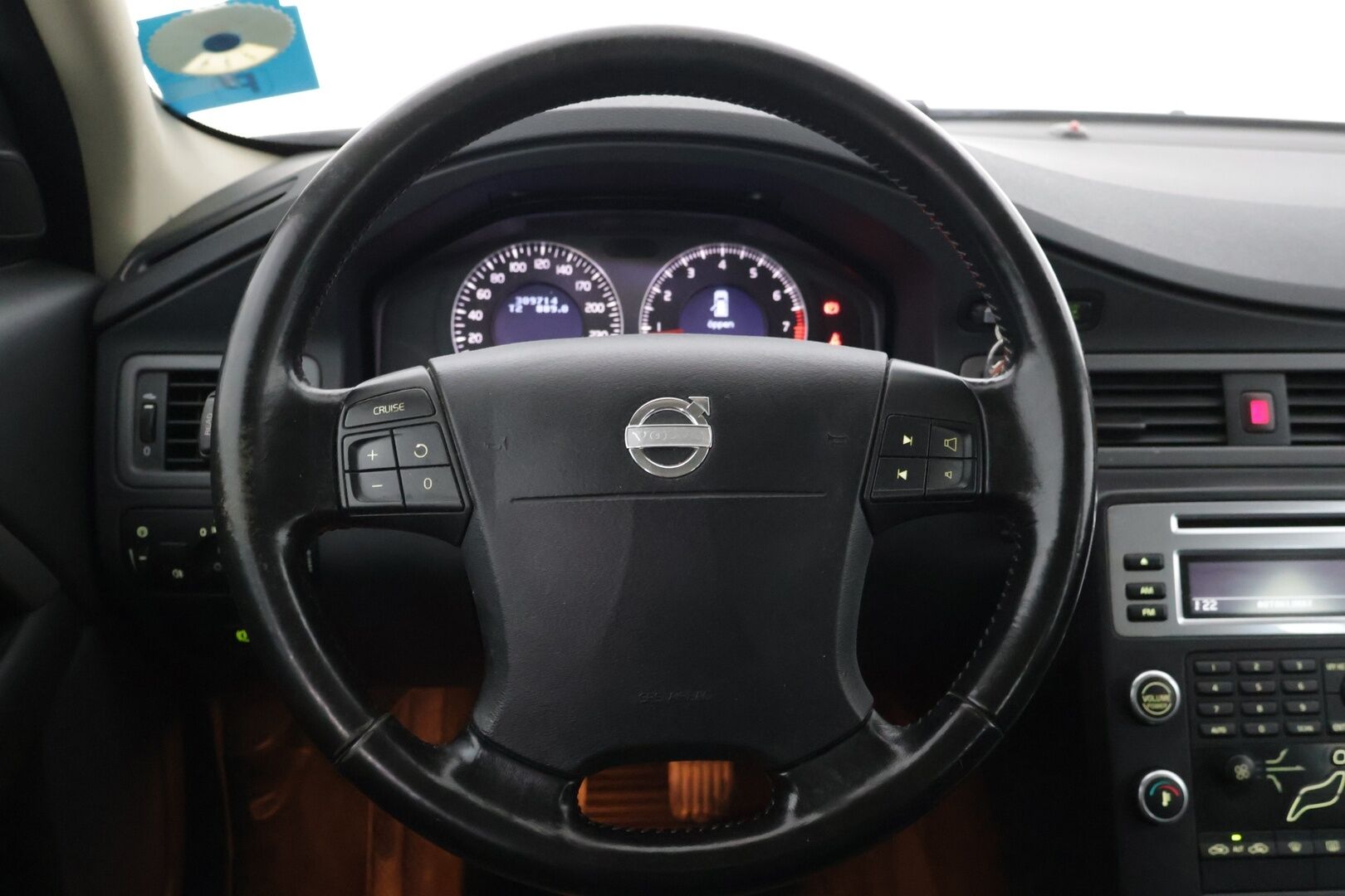 Volvo V70 2008 *MYYDÄÄN HUUTOKAUPAT.COM*