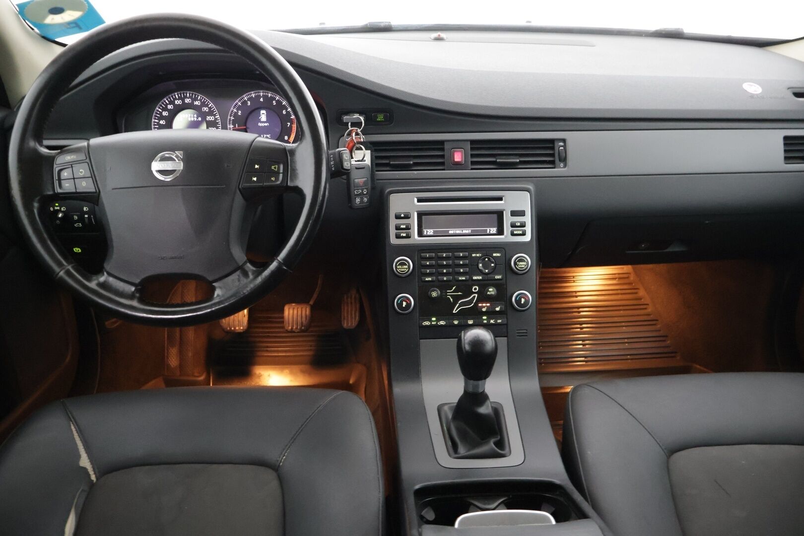 Volvo V70 2008 *MYYDÄÄN HUUTOKAUPAT.COM*