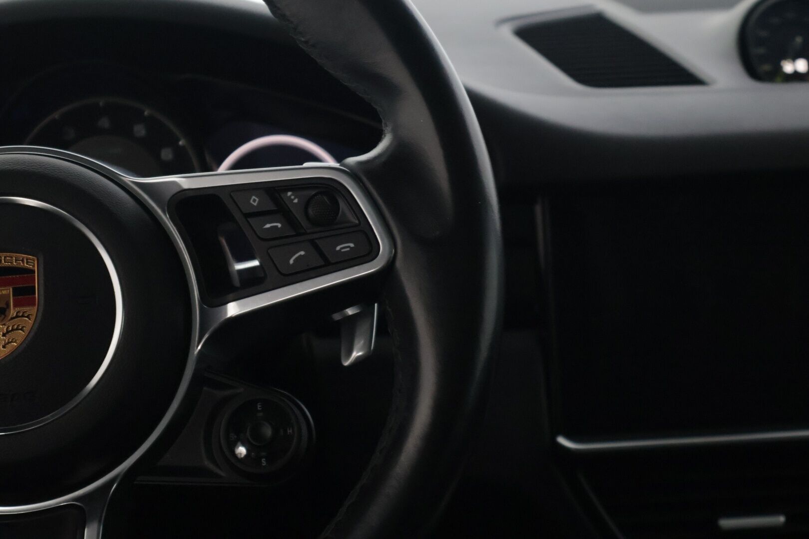 Porsche Cayenne 2019 E-Hybrid - |360-Kamera | 14-ist | BOSE | Sport Chrono | Panorama | Muisti | PASM | Sähköinen koukku | Kahdet Renkaat Näyttävillä Vanteilla | Viim. Huolto 3/26 |