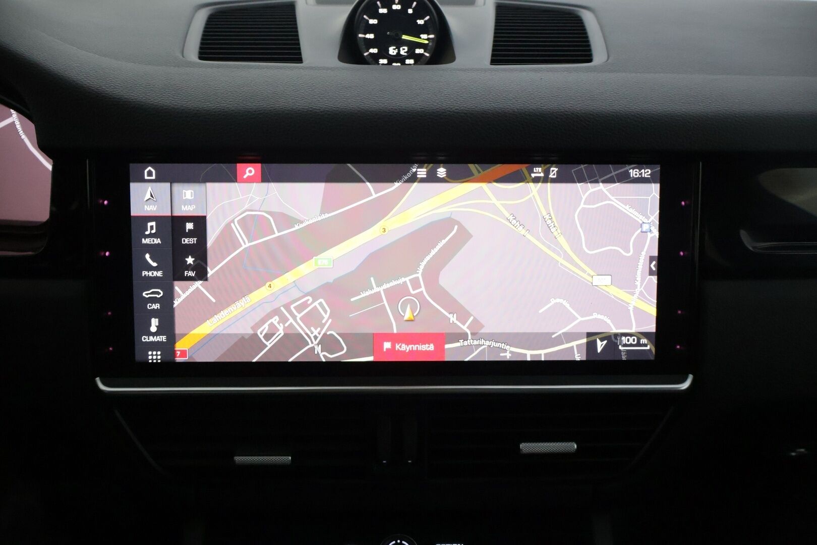 Porsche Cayenne 2019 E-Hybrid - |360-Kamera | 14-ist | BOSE | Sport Chrono | Panorama | Muisti | PASM | Sähköinen koukku | Kahdet Renkaat Näyttävillä Vanteilla | Viim. Huolto 3/26 |