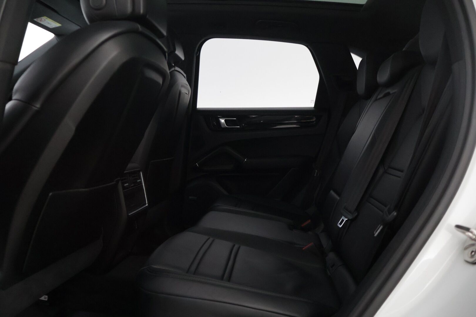 Porsche Cayenne 2019 E-Hybrid - |360-Kamera | 14-ist | BOSE | Sport Chrono | Panorama | Muisti | PASM | Sähköinen koukku | Kahdet Renkaat Näyttävillä Vanteilla | Viim. Huolto 3/26 |