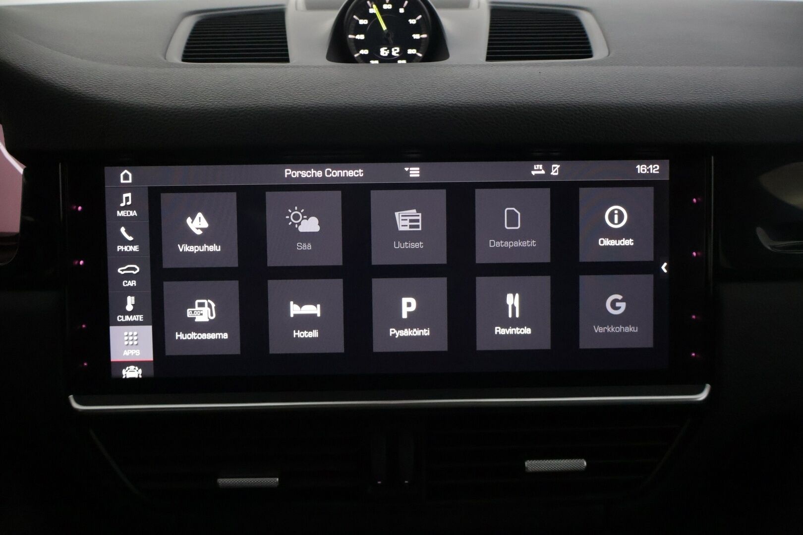 Porsche Cayenne 2019 E-Hybrid - |360-Kamera | 14-ist | BOSE | Sport Chrono | Panorama | Muisti | PASM | Sähköinen koukku | Kahdet Renkaat Näyttävillä Vanteilla | Viim. Huolto 3/26 |