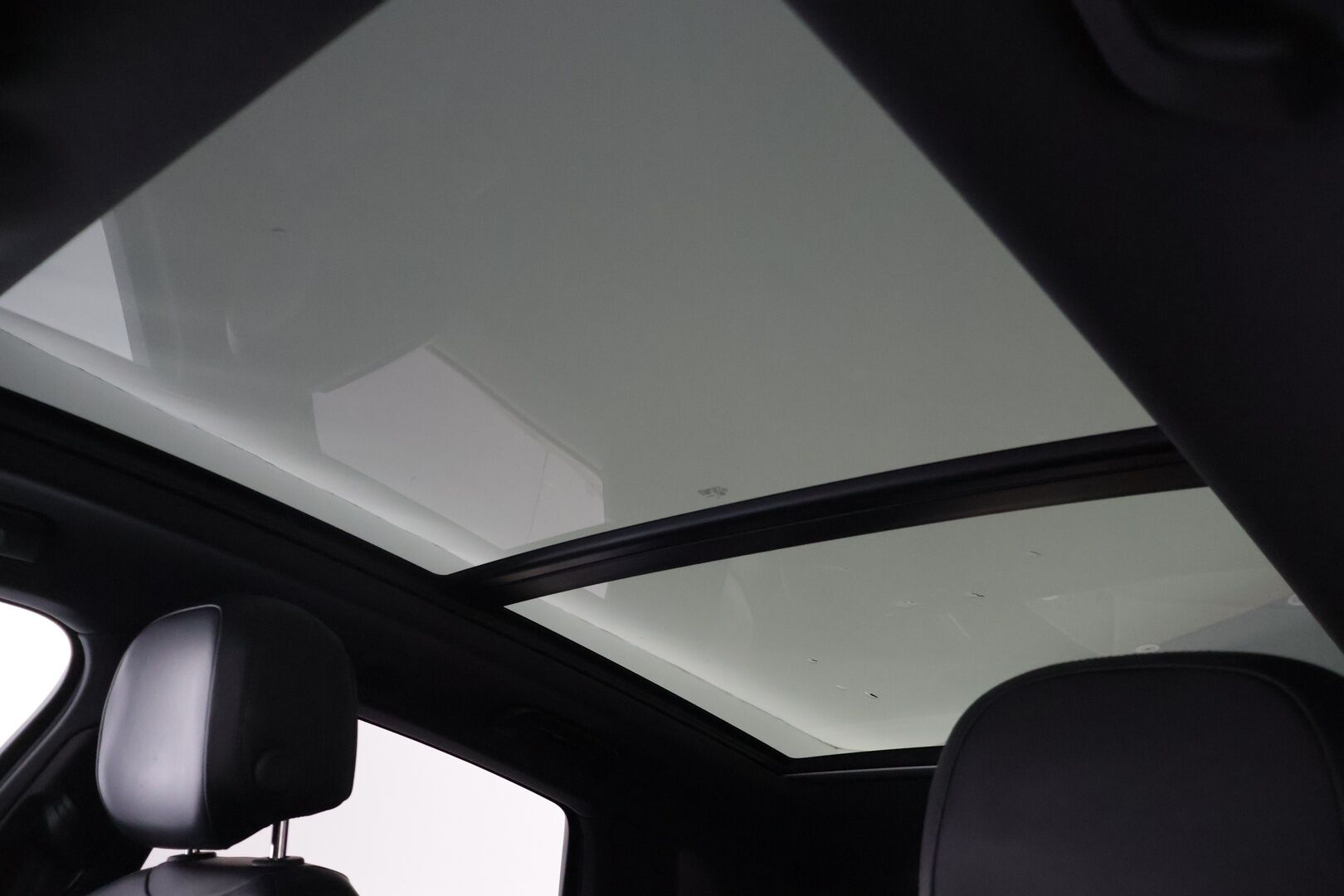 Porsche Cayenne 2019 E-Hybrid - |360-Kamera | 14-ist | BOSE | Sport Chrono | Panorama | Muisti | PASM | Sähköinen koukku | Kahdet Renkaat Näyttävillä Vanteilla | Viim. Huolto 3/26 |