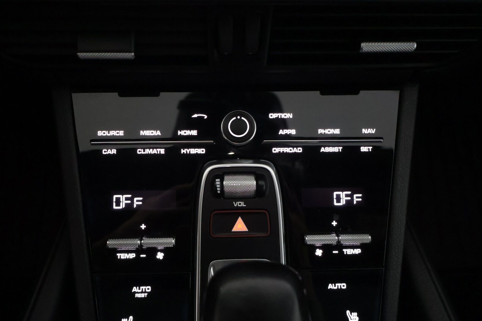 Porsche Cayenne 2019 E-Hybrid - |360-Kamera | 14-ist | BOSE | Sport Chrono | Panorama | Muisti | PASM | Sähköinen koukku | Kahdet Renkaat Näyttävillä Vanteilla | Viim. Huolto 3/26 |