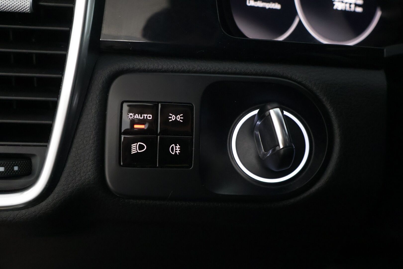 Porsche Cayenne 2019 E-Hybrid - |360-Kamera | 14-ist | BOSE | Sport Chrono | Panorama | Muisti | PASM | Sähköinen koukku | Kahdet Renkaat Näyttävillä Vanteilla | Viim. Huolto 3/26 |