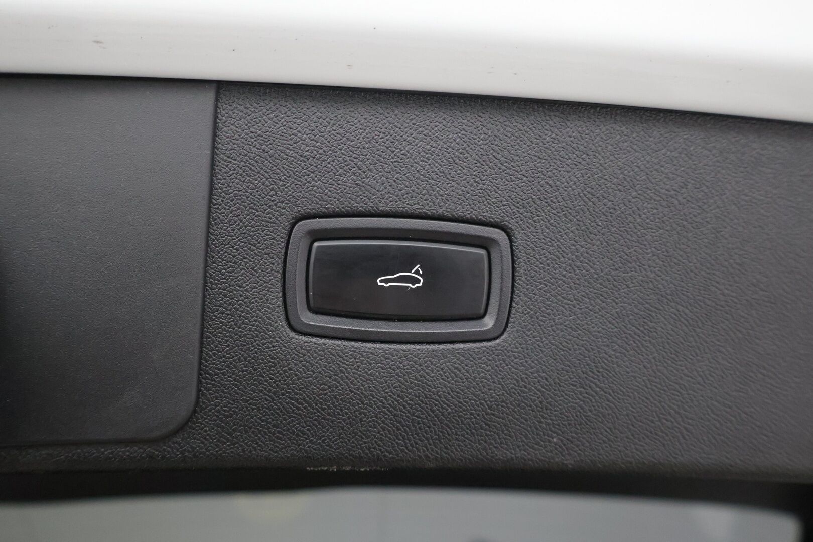 Porsche Cayenne 2019 E-Hybrid - |360-Kamera | 14-ist | BOSE | Sport Chrono | Panorama | Muisti | PASM | Sähköinen koukku | Kahdet Renkaat Näyttävillä Vanteilla | Viim. Huolto 3/26 |