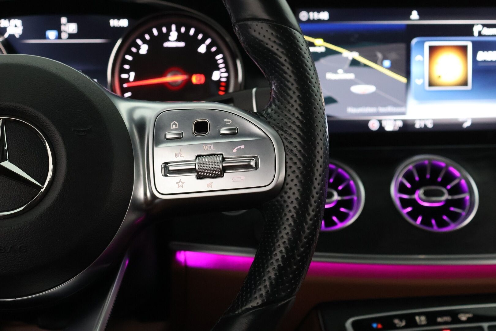 Mercedes-Benz E 2018 220 d A Coupé 9G AMG - | Distronic+ | Burmester | Webasto | Kattoluukku | P-Kamera | Night -paketti | Ambient | LED High Perf