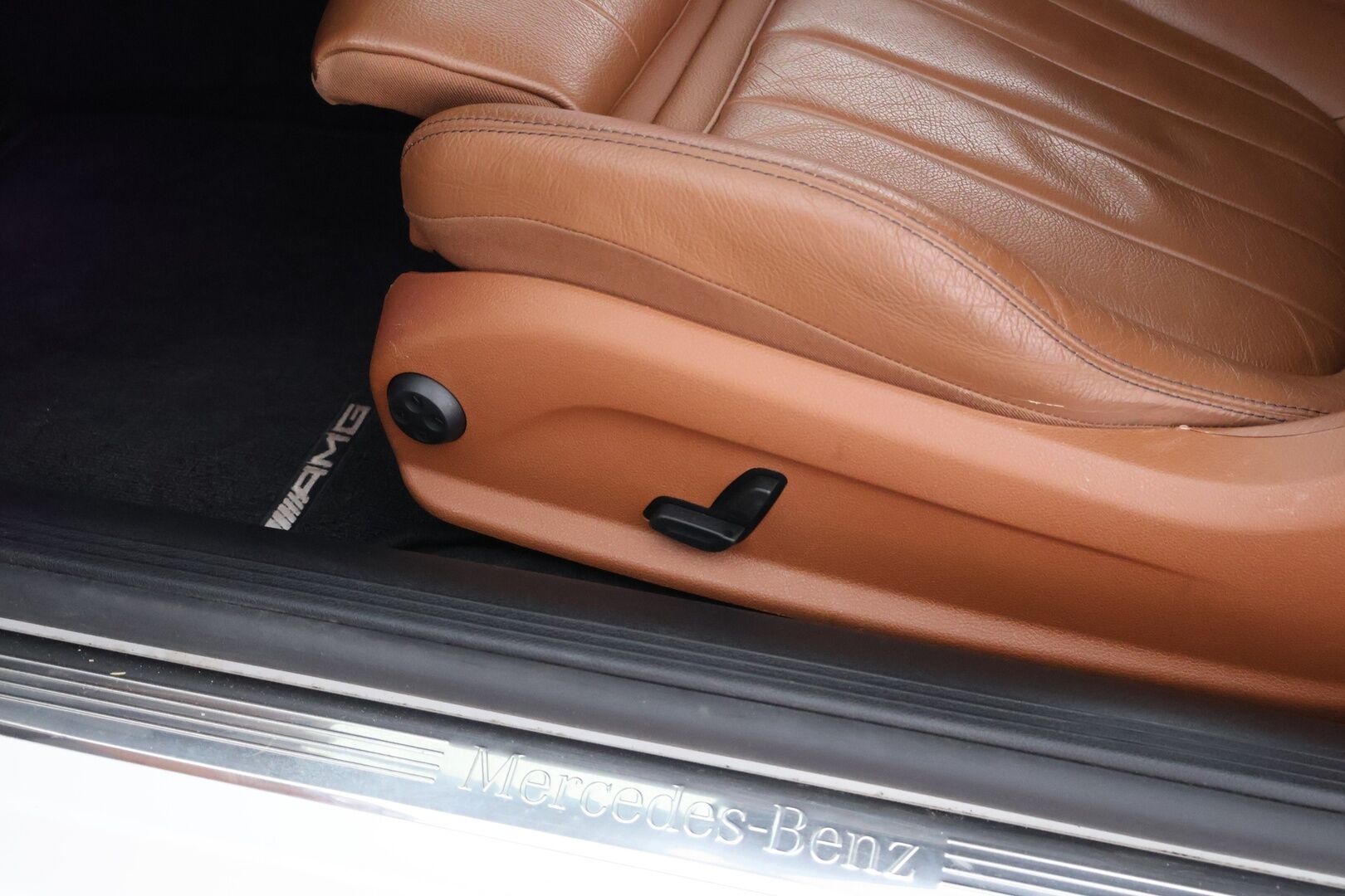 Mercedes-Benz E 2018 220 d A Coupé 9G AMG - | Distronic+ | Burmester | Webasto | Kattoluukku | P-Kamera | Night -paketti | Ambient | LED High Perf
