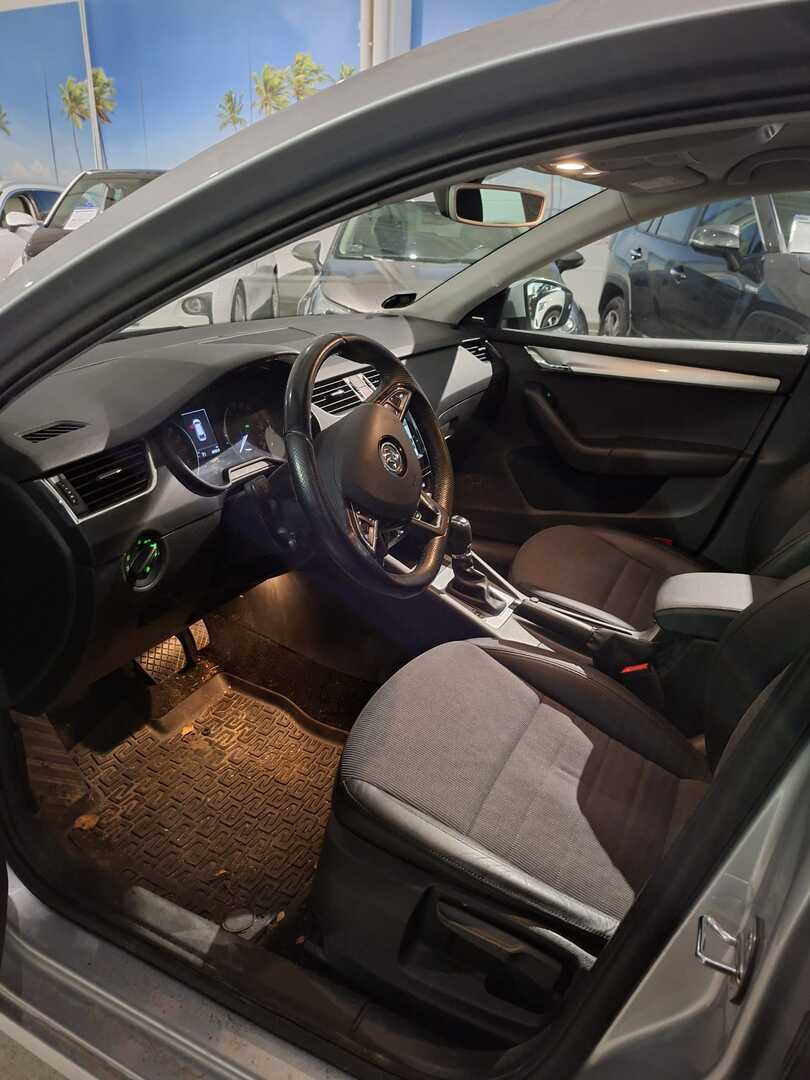 Skoda Octavia 2017, photo 2/3
