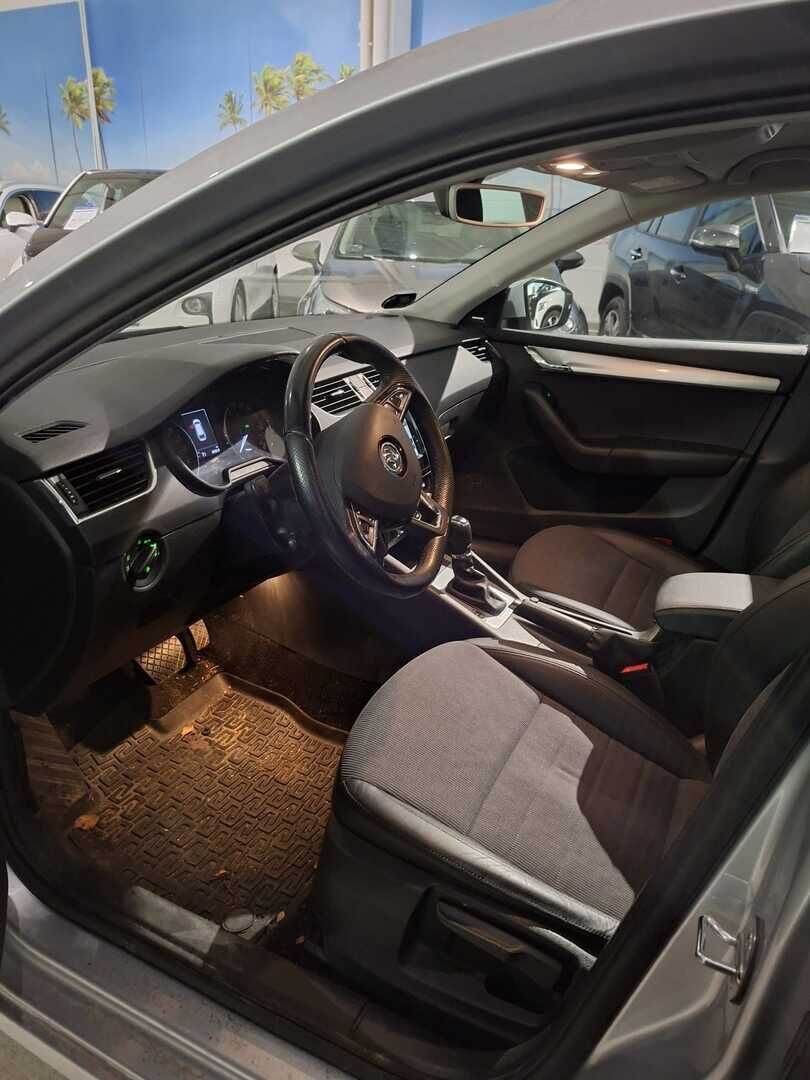 Skoda Octavia 2017 Combi 2,0 TDI 184 4x4 Style DSG Autom. - | ACC | Webasto | Canton | Koukku | P.Kamera | Autom.Pitkät |
