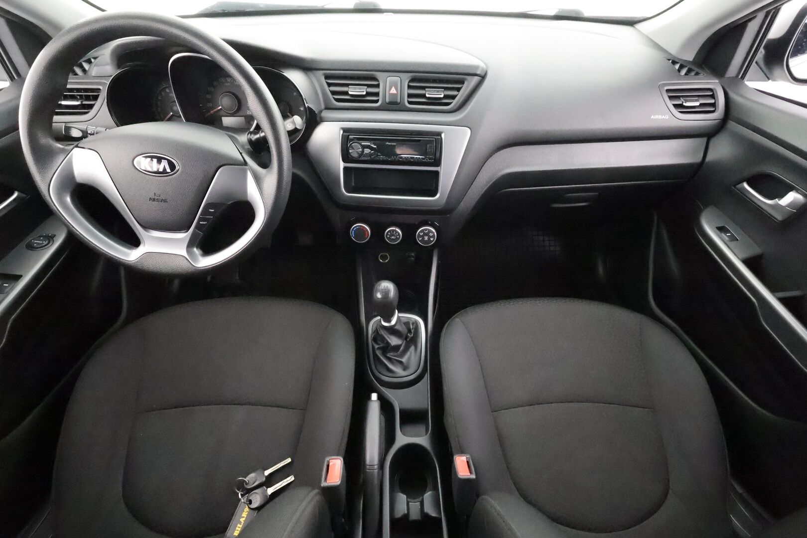 Kia Rio 2016 1,4 ISG EX Sedan * Automaattinen Ilmastointi / Pioneerin mankka / Kahdet Renkaat / Juuri Huollettu* - HULLUT AVAJAISHULINAT KORKOTARJOUS 3,29 %
