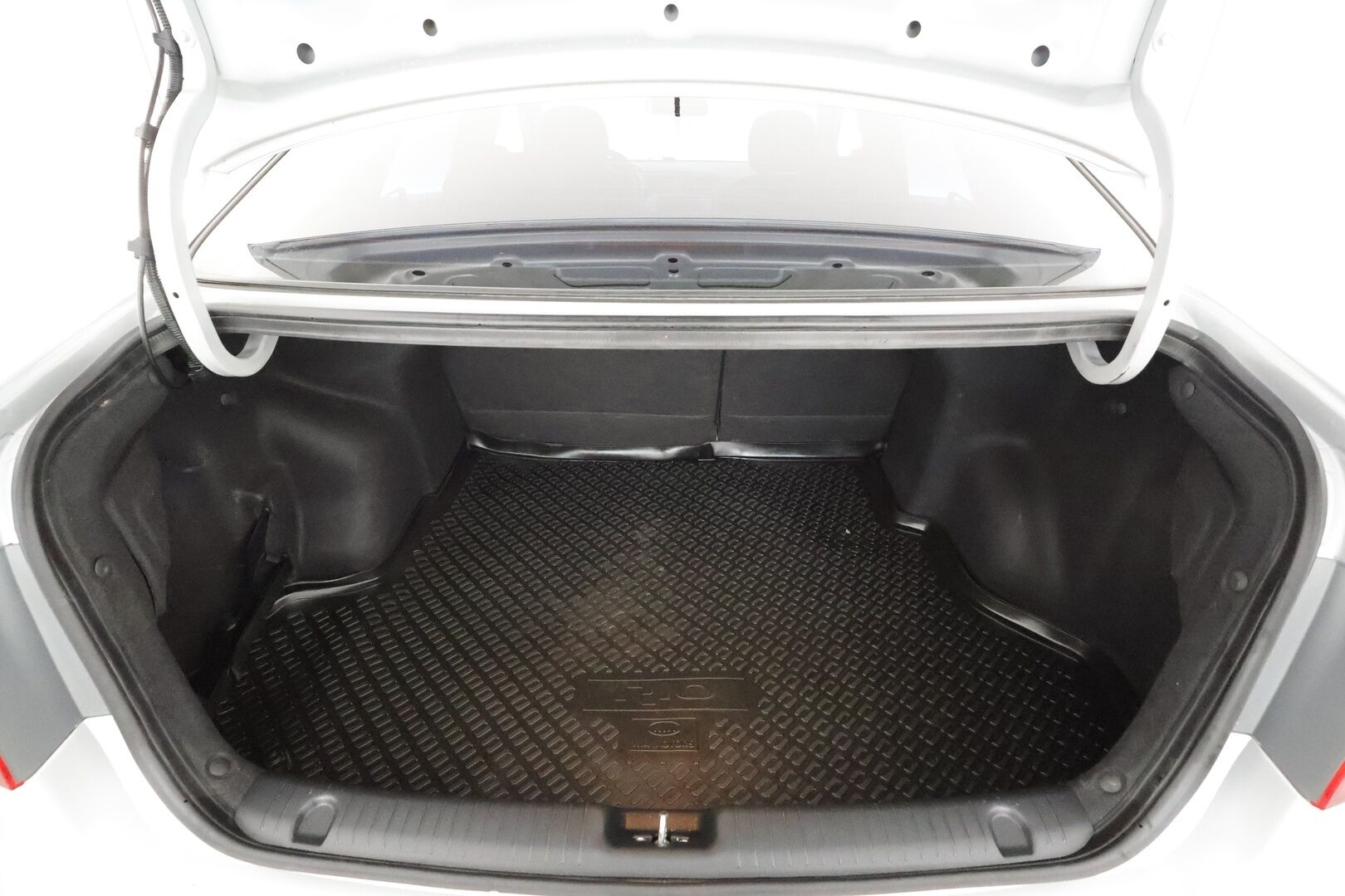 Kia Rio 2016 1,4 ISG EX Sedan * Automaattinen Ilmastointi / Pioneerin mankka / Kahdet Renkaat / Juuri Huollettu* - HULLUT AVAJAISHULINAT KORKOTARJOUS 3,29 %