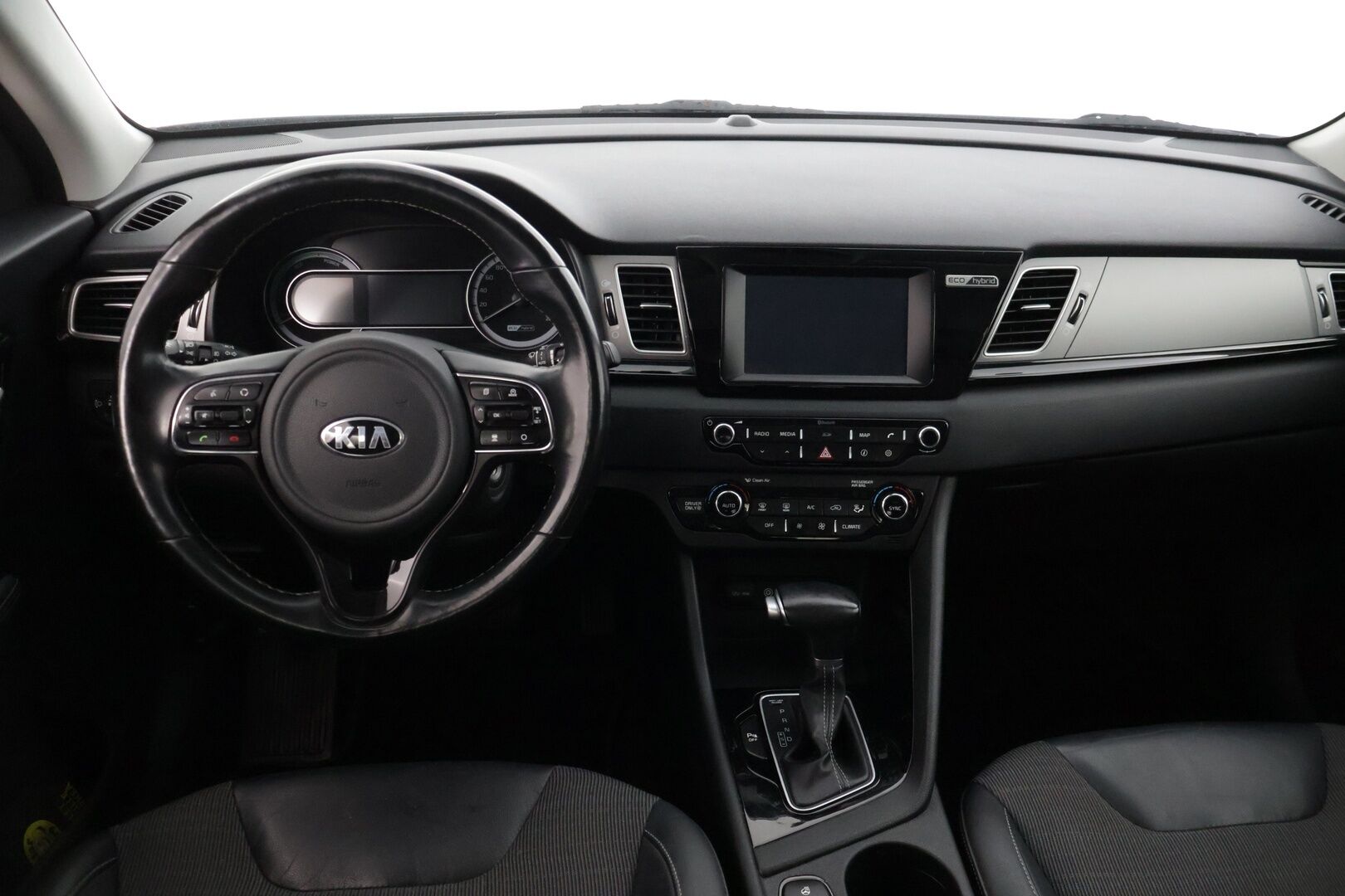 Kia Niro 2017 1,6 GDI Hybrid Business Luxury DCT * Vetokoukku / Adaptivakkari / Peruutuskamera / Puolnahka / Navi * - * Luxury varustetaso! / Lämmitettävä ratti / Lohkolämppäri / Todella Hyvin Pidetty *