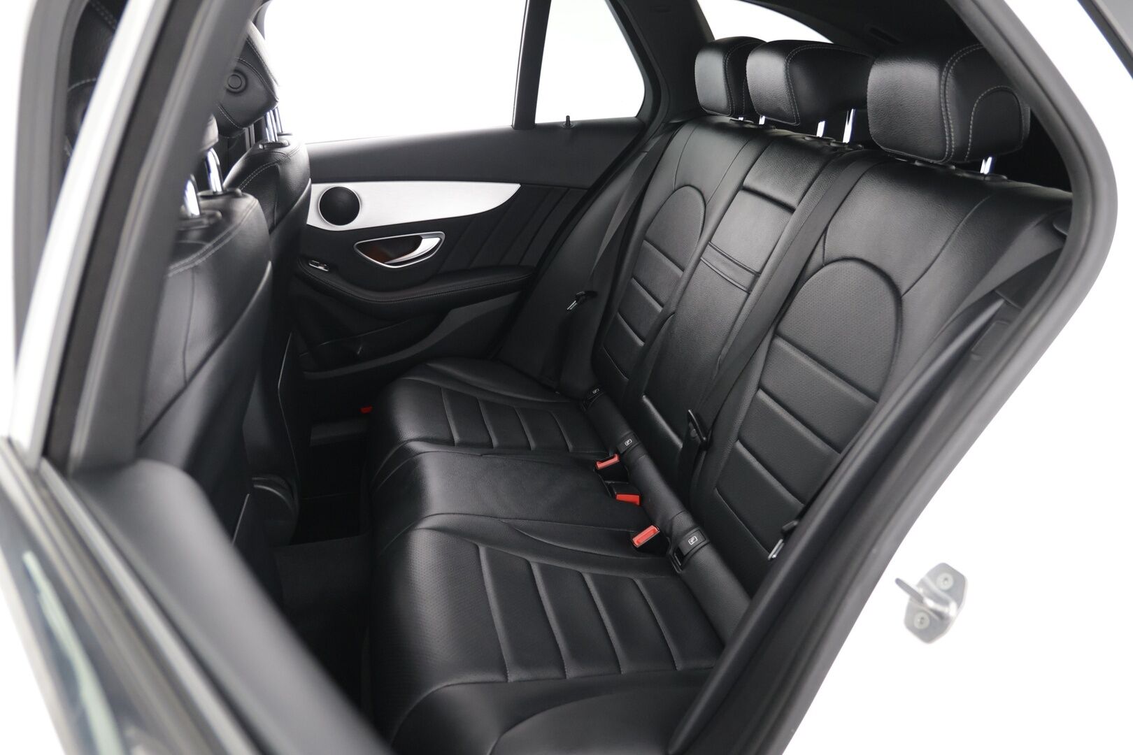 Mercedes-Benz C 2019 180 T A Business AMG * Vakkari / Digimittaristo / P.kamera / Nahkasisusta / Multibeam LED / Sähköpenkit * - Huippusiisti / Kattavasti varusteltu / Hyvin pidetty! - HULLUT AVAJAISHULINAT KORKOTARJOUS 3,29 %