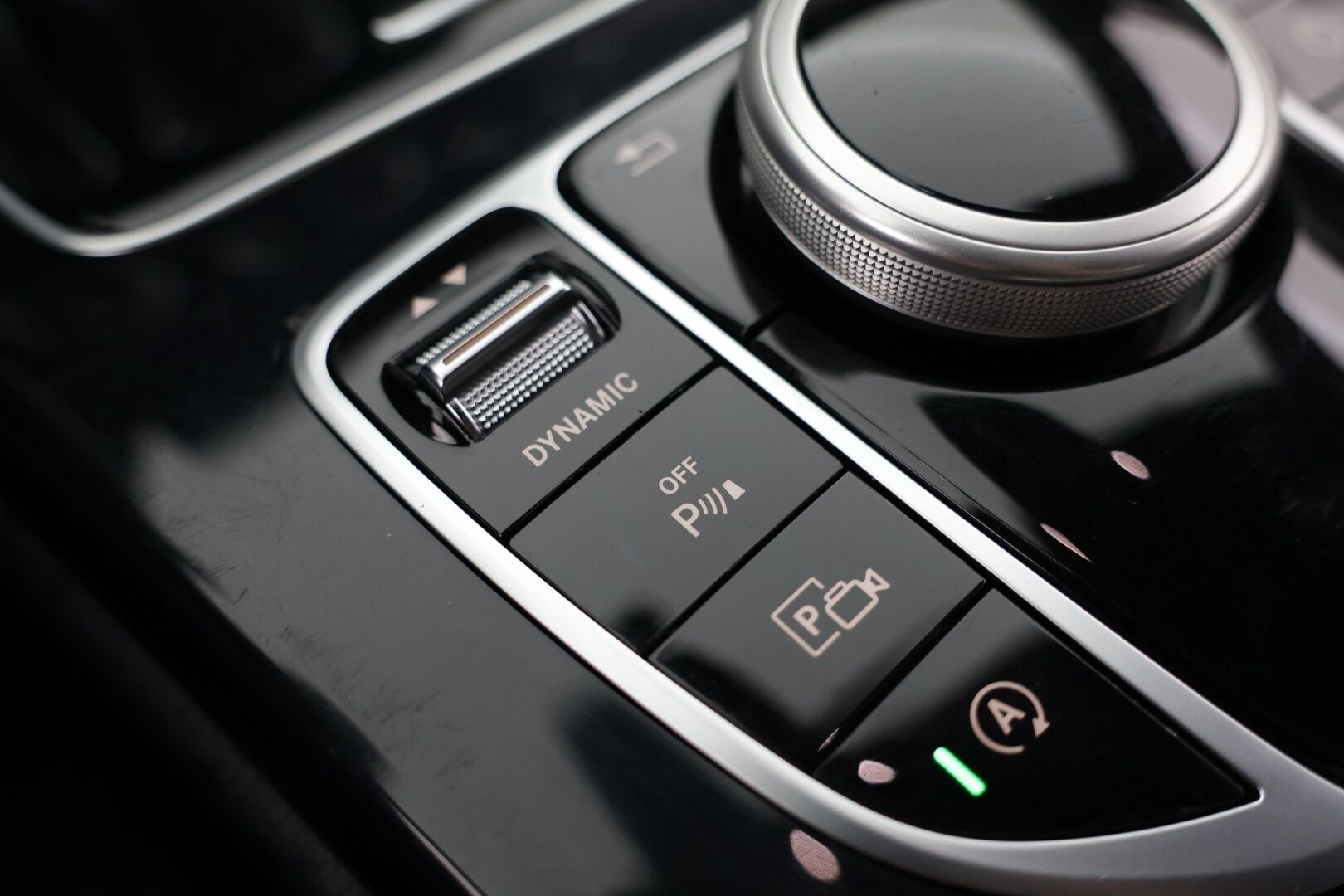 Mercedes-Benz C 2019 180 T A Business AMG * Vakkari / Digimittaristo / P.kamera / Nahkasisusta / Multibeam LED / Sähköpenkit * - Huippusiisti / Kattavasti varusteltu / Hyvin pidetty! - HULLUT AVAJAISHULINAT KORKOTARJOUS 3,29 %