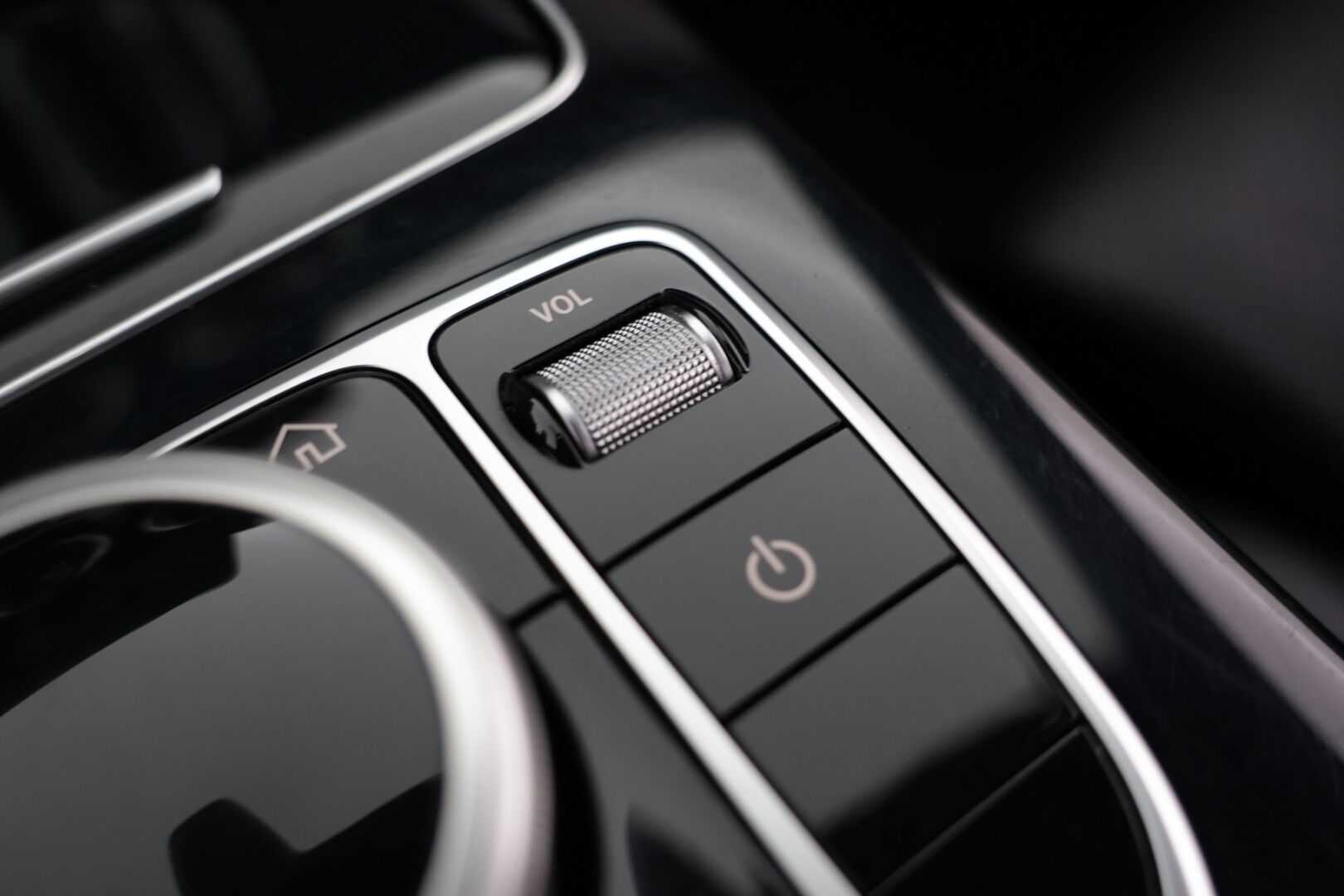 Mercedes-Benz C 2019 180 T A Business AMG * Vakkari / Digimittaristo / P.kamera / Nahkasisusta / Multibeam LED / Sähköpenkit * - Huippusiisti / Kattavasti varusteltu / Hyvin pidetty! - HULLUT AVAJAISHULINAT KORKOTARJOUS 3,29 %