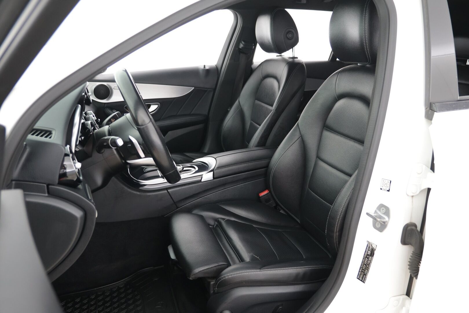 Mercedes-Benz C 2019 180 T A Business AMG * Vakkari / Digimittaristo / P.kamera / Nahkasisusta / Multibeam LED / Sähköpenkit * - Huippusiisti / Kattavasti varusteltu / Hyvin pidetty! - HULLUT AVAJAISHULINAT KORKOTARJOUS 3,29 %