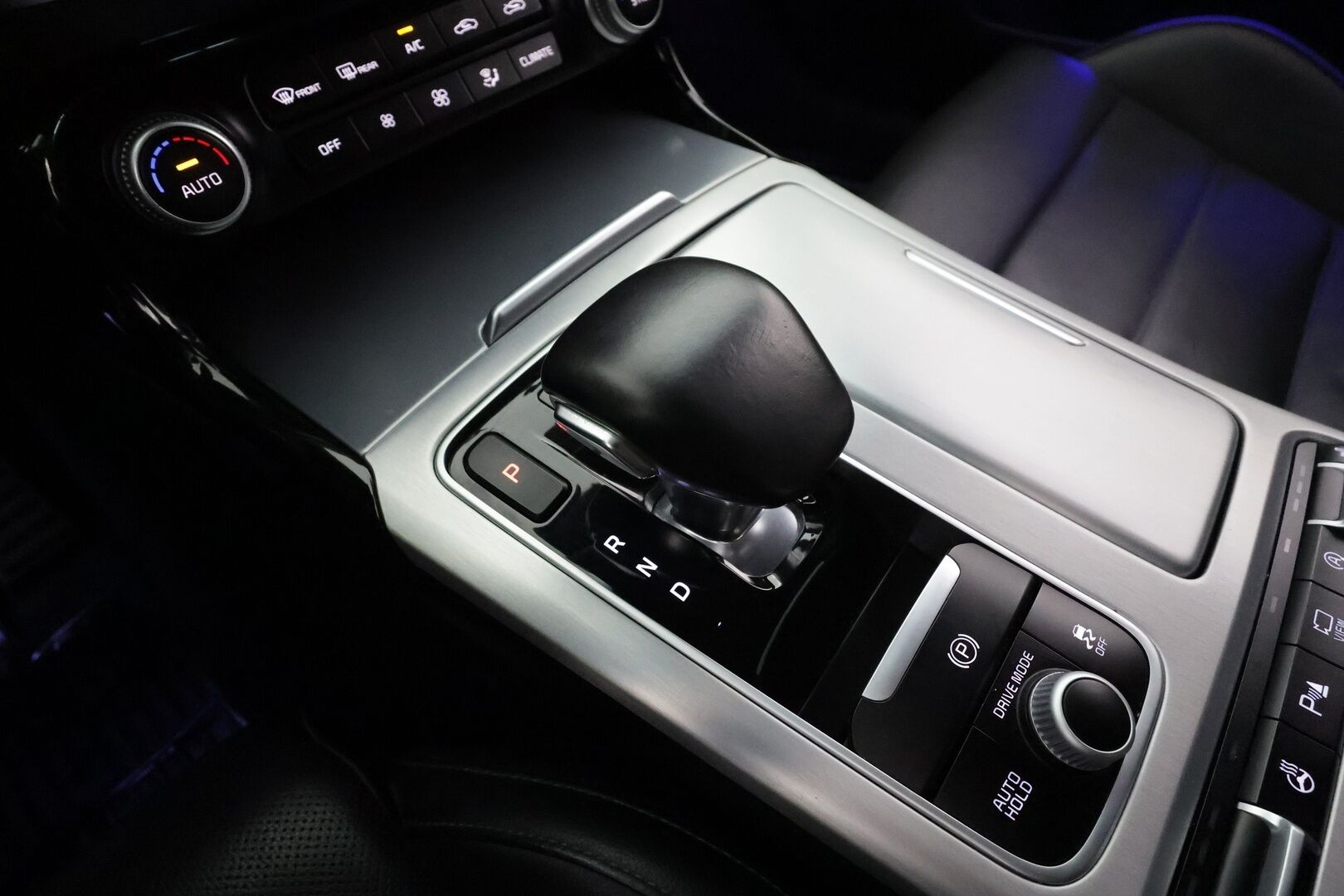 Kia Stinger 2020 2,2 CRDi SCR RWD GT-Line Edition A/T * ACC / HUD / P.kamera / LED / Navi / Muistipenkki / Ilmastoidut nahat / KeylessGo * - Lohko+Sisä / Suomi-auto / Kahdet renkaat aluvanteilla / Merkkihuollettu