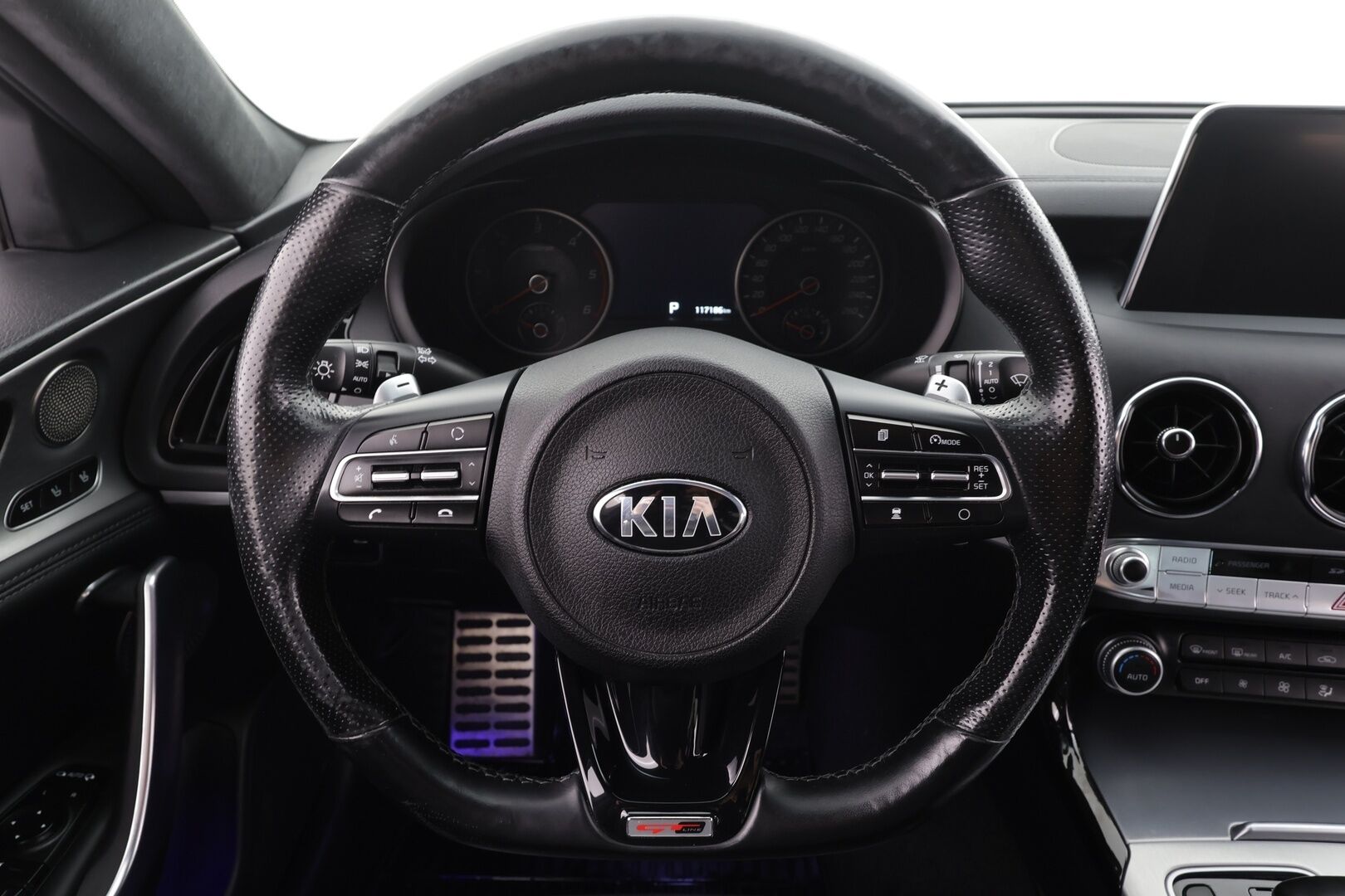 Kia Stinger 2020 2,2 CRDi SCR RWD GT-Line Edition A/T * Adapt.Vakkari / HUD / Ilmastoidut Nahat / Peruutuskamera / KeylessGo / LED / Muistipenkki - Suomiauto / Lohko & Sisäpistoke / Merkkihuollettu!