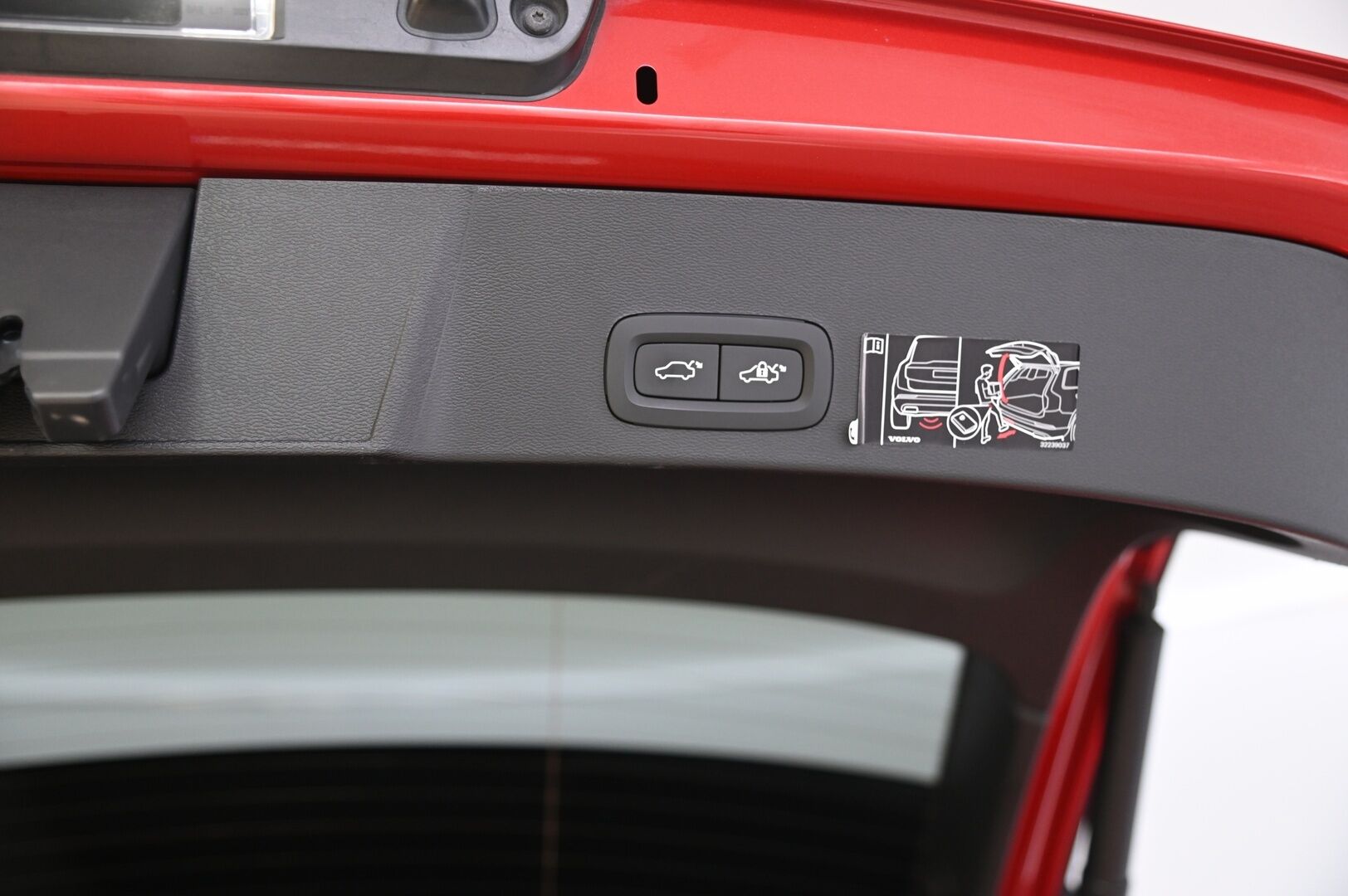 Volvo XC40 2019 T4 R-Design aut - ACC | P-kamera | BLIS | Keyless | 1-omisteinen | Suomi-auto | Mustasisäkatto | 2x Renkaat & vanteet | 2x Avain 