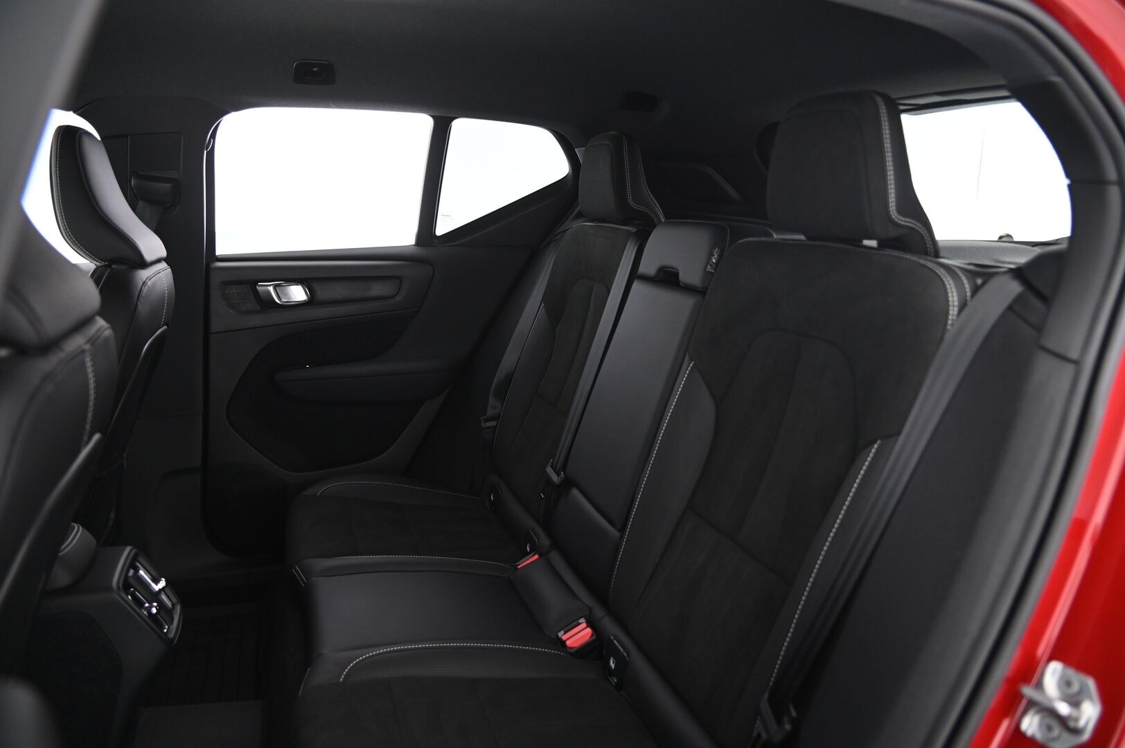 Volvo XC40 2019 T4 R-Design aut - ACC | P-kamera | BLIS | Keyless | 1-omisteinen | Suomi-auto | Mustasisäkatto | 2x Renkaat & vanteet | 2x Avain 
