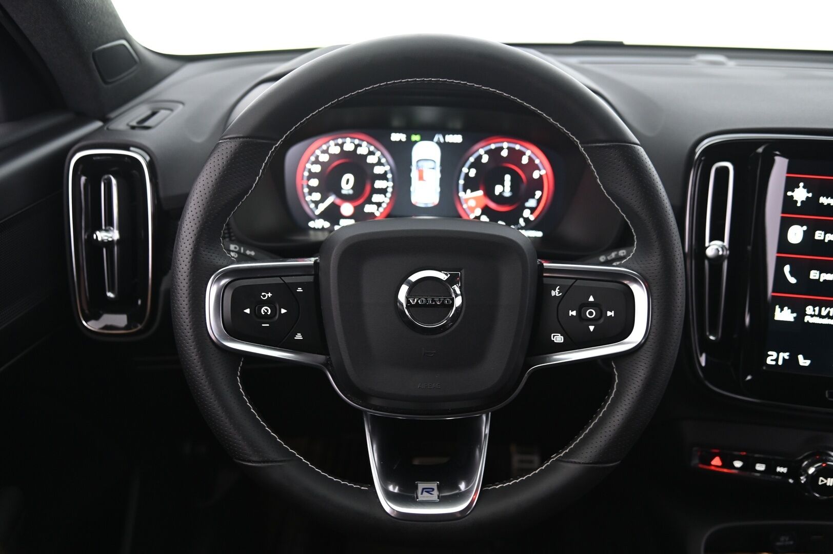 Volvo XC40 2019 T4 R-Design aut - ACC | P-kamera | BLIS | Keyless | 1-omisteinen | Suomi-auto | Mustasisäkatto | 2x Renkaat & vanteet | 2x Avain 