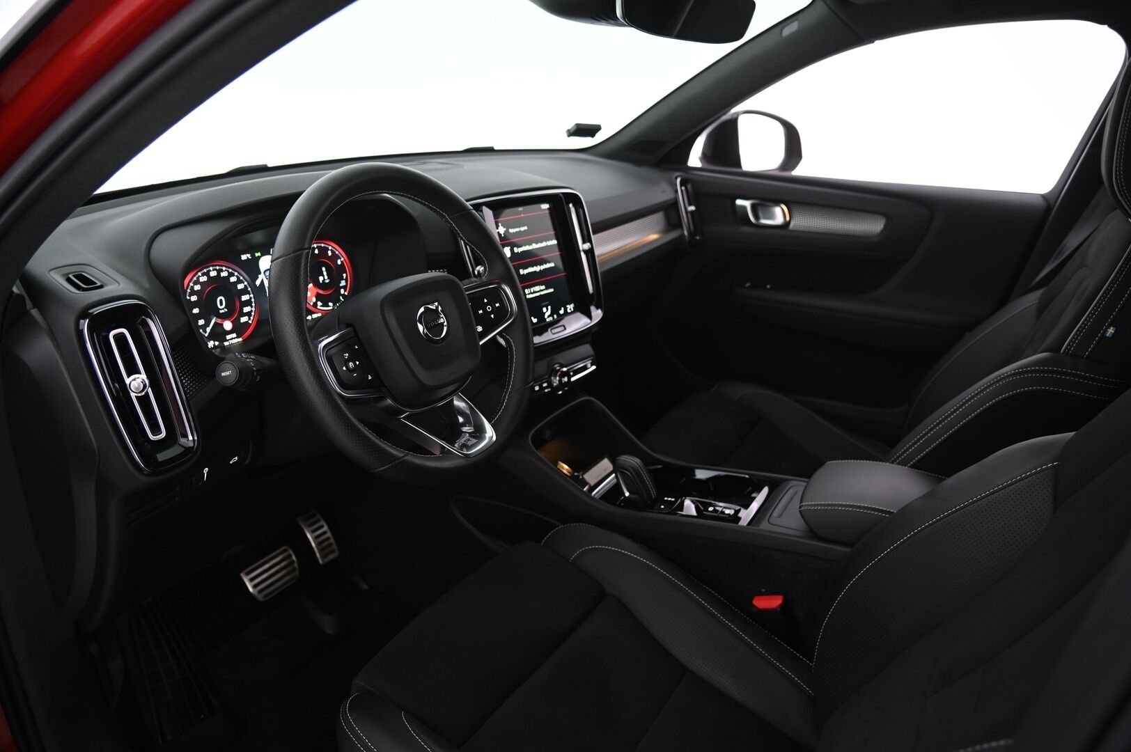 Volvo XC40 2019 T4 R-Design aut - ACC | P-kamera | BLIS | Keyless | 1-omisteinen | Suomi-auto | Mustasisäkatto | 2x Renkaat & vanteet | 2x Avain 