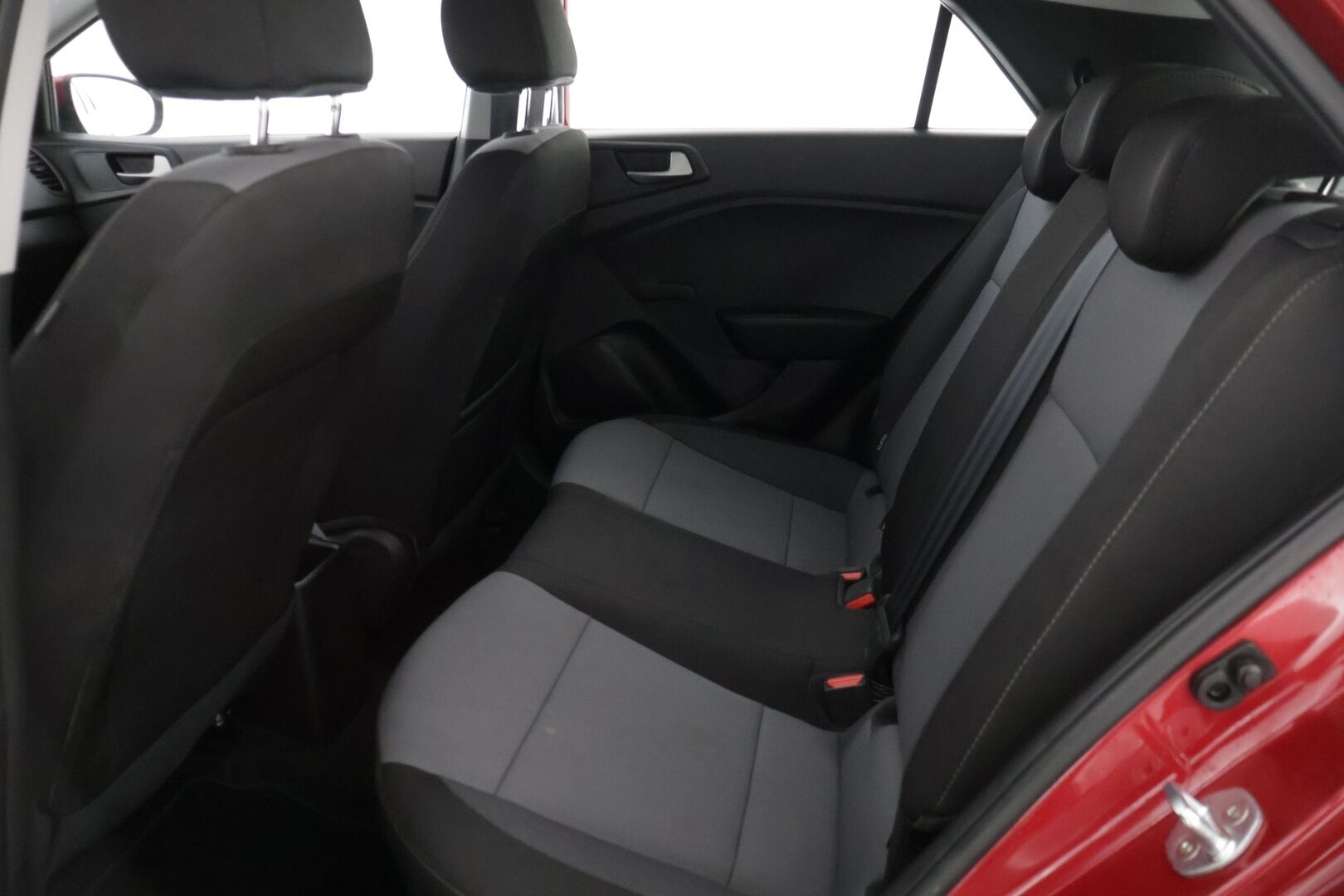 Hyundai i20 Hatchback 2019 1,0 T-GDI 100 hv 5MT Fresh W * Ratinlämmitin / AUX / Lohkolämmitin * - * 1-om Suomi-auto / Merkkiliikkeen huoltokirja *