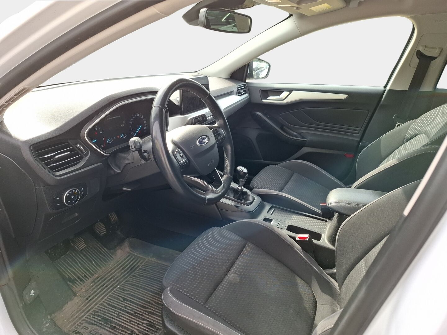 Ford Focus 2018 1,0 EcoBoost 125 hv M6 Trend 5-ovinen  / Suomi-auto / Vakkari / Ratinlämmitys / Tutkat / Apple&Android - Hieno Suomi-auto / Ketju vaihdettu!