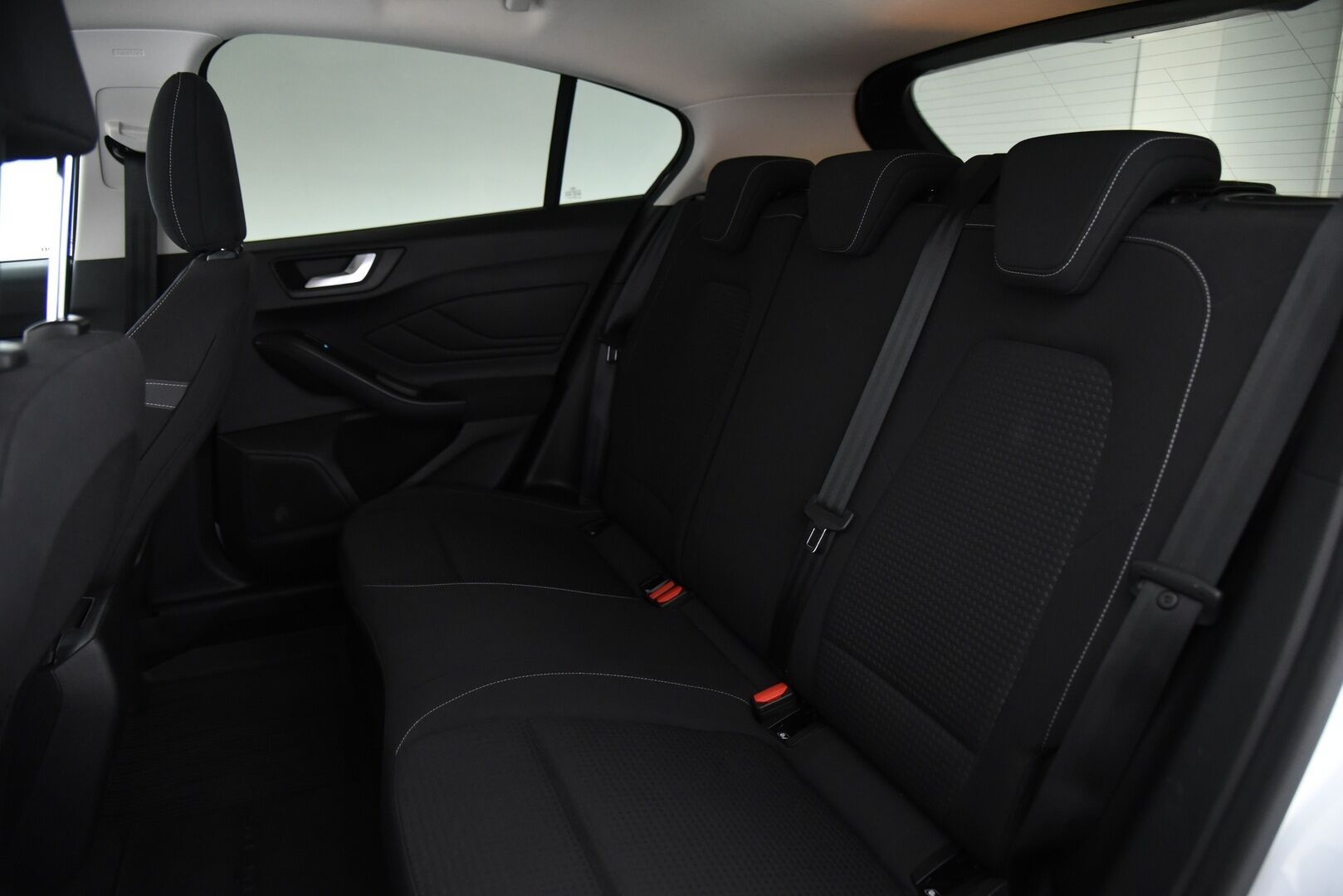 Ford Focus 2018 1,0 EcoBoost 125 hv M6 Trend 5-ovinen  / Kaistavahti / Vakkari / Ratinlämmitys / Tutkat / Apple&Android - Facelift malli! / Siisti Suomi-auto kaksilla hyvillä renkailla! / Ketju vaihdettu!