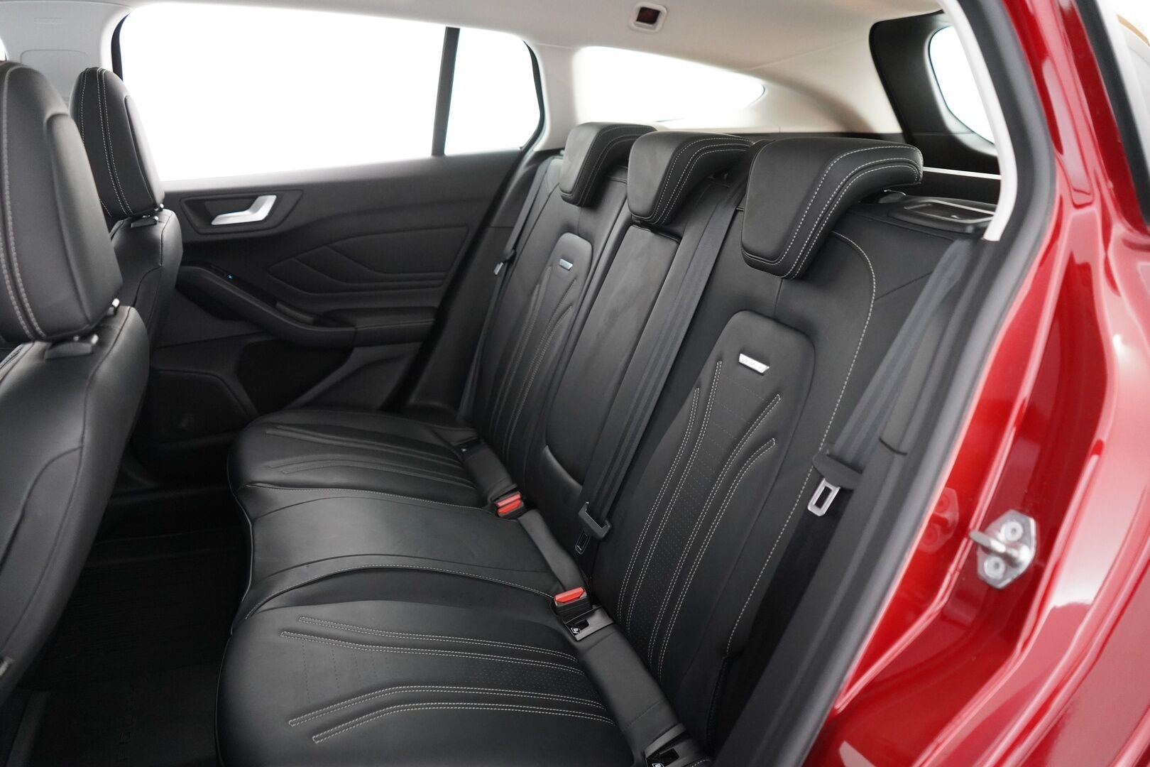 Ford Focus 2019 1,5 EcoBoost 150hv A8 Vignale Wagon - Webasto | ACC | Kamera | Nahkasisusta | Hud | Keyless | S.kontti | Suomi-auto | Huollettu 85tkm | Kahdet renkaat | 2-Omisteinen |