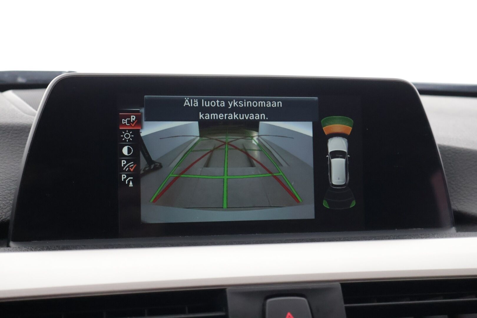 BMW 320 2016 F31 Touring 320d TwinPower Turbo * Hifi / LED / Keyless / P-Kamera / Navi * - * Kahdet renkaat / Särmä historia *
