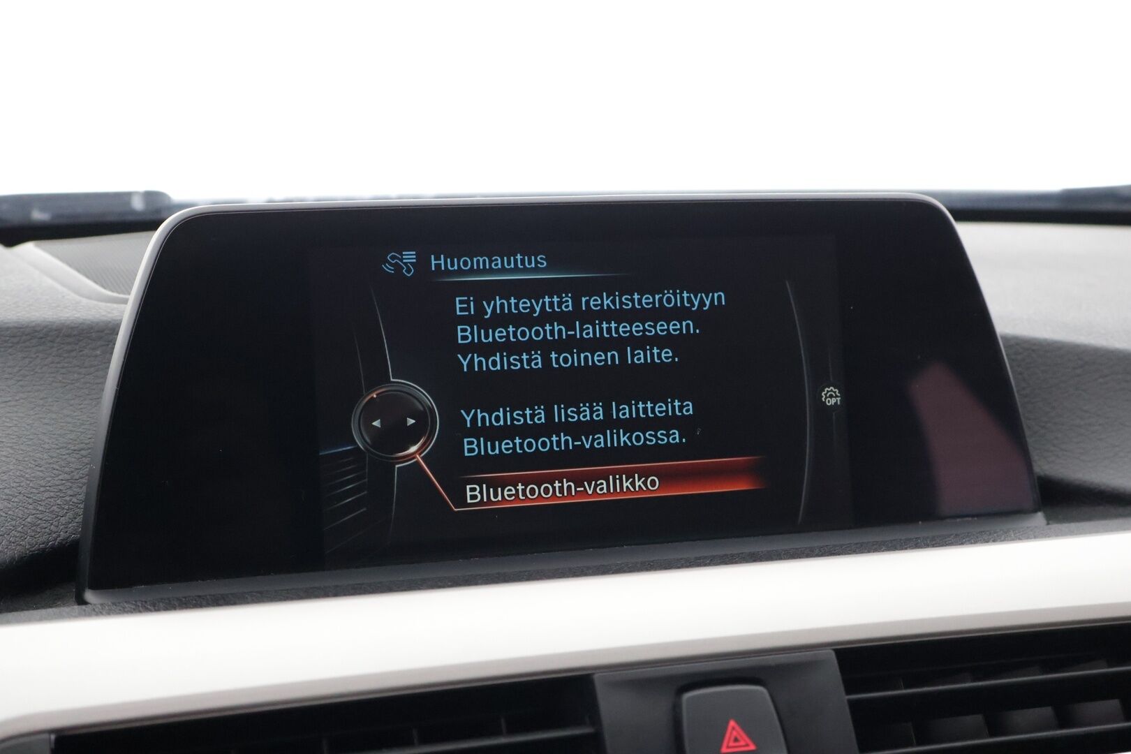 BMW 320 2016 F31 Touring 320d TwinPower Turbo * Hifi / LED / Keyless / P-Kamera / Navi * - * Kahdet renkaat / Särmä historia *