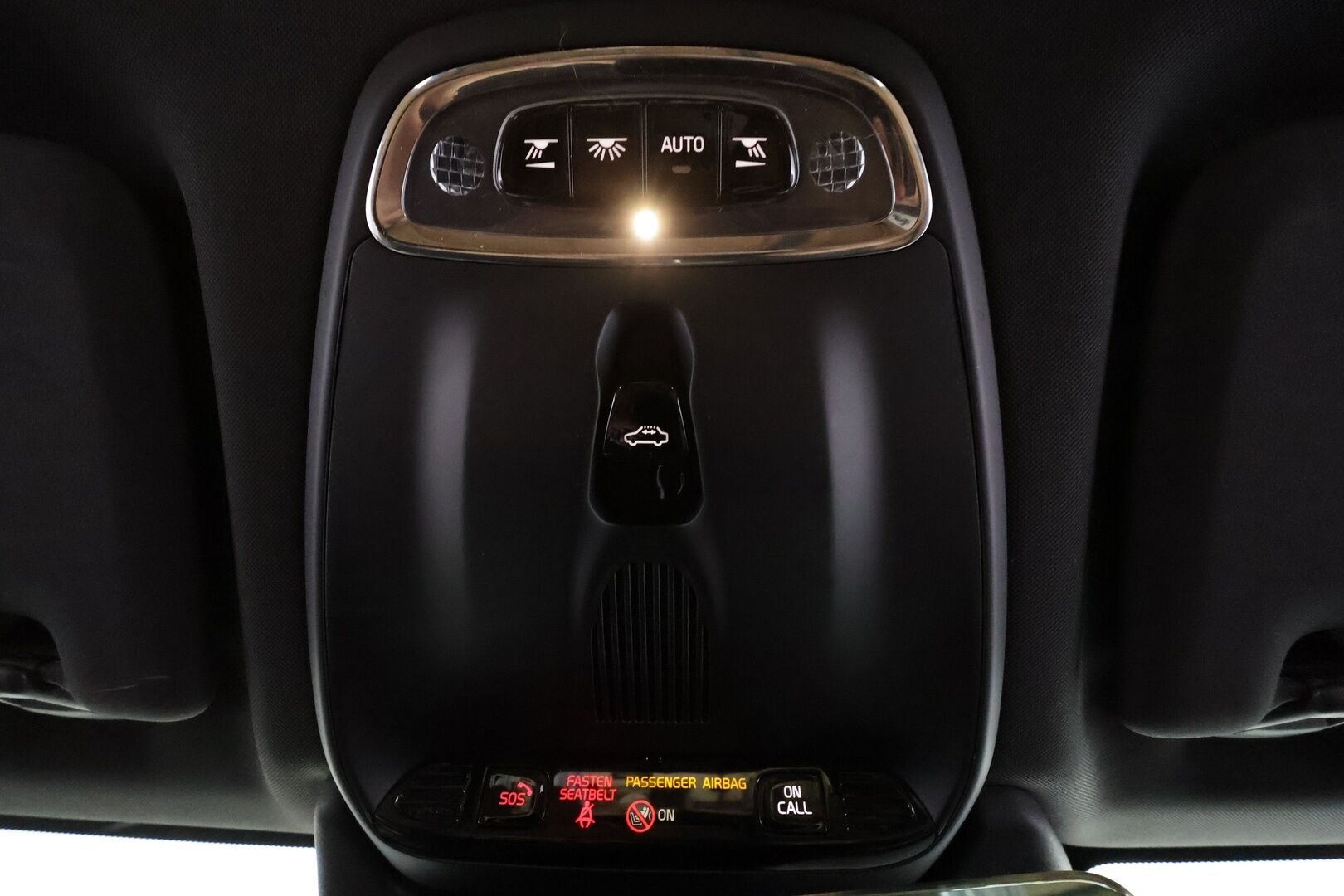 Volvo XC60 2019 D4 AWD Business Inscription aut - Pilot assist|/ Webasto | Koukku | Ilmastoidut muistipenkit | Panorama | Koukku | Full-LED | P.Kamera | 2x renkaat& Volvon alumiinivanteet