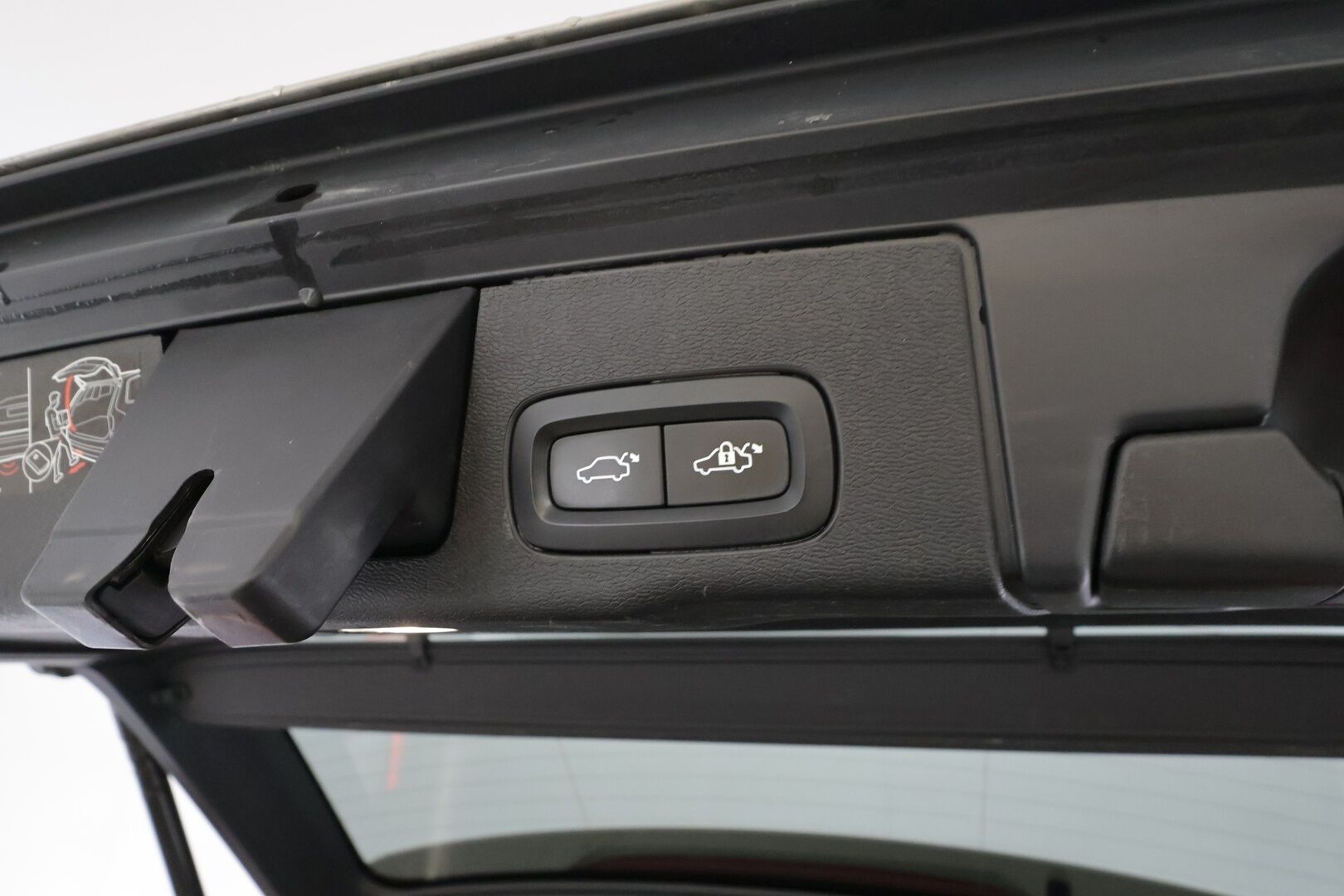 Volvo XC60 2019 D4 AWD Business Inscription aut * Pilot assist / Webasto / Koukku / Ilmastoidut muistipenkit / Panorama / Koukku / Full-LED / P.Kamera * - Suomi-auto / Kahdet Renkaat