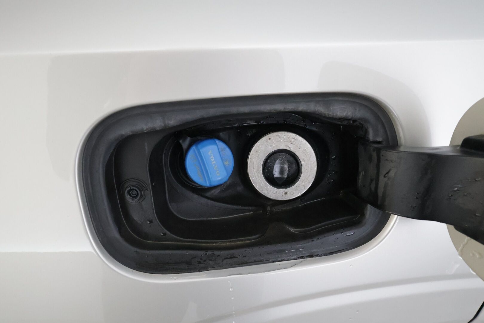 Volvo XC60 2019 D4 AWD Business Inscription aut * Pilot assist / Webasto / Koukku / Ilmastoidut muistipenkit / Panorama / Koukku / Full-LED / P.Kamera * - Suomi-auto / Kahdet Renkaat - HULLUT AVAJAISHULINAT KORKOTARJOUS 3,29 %