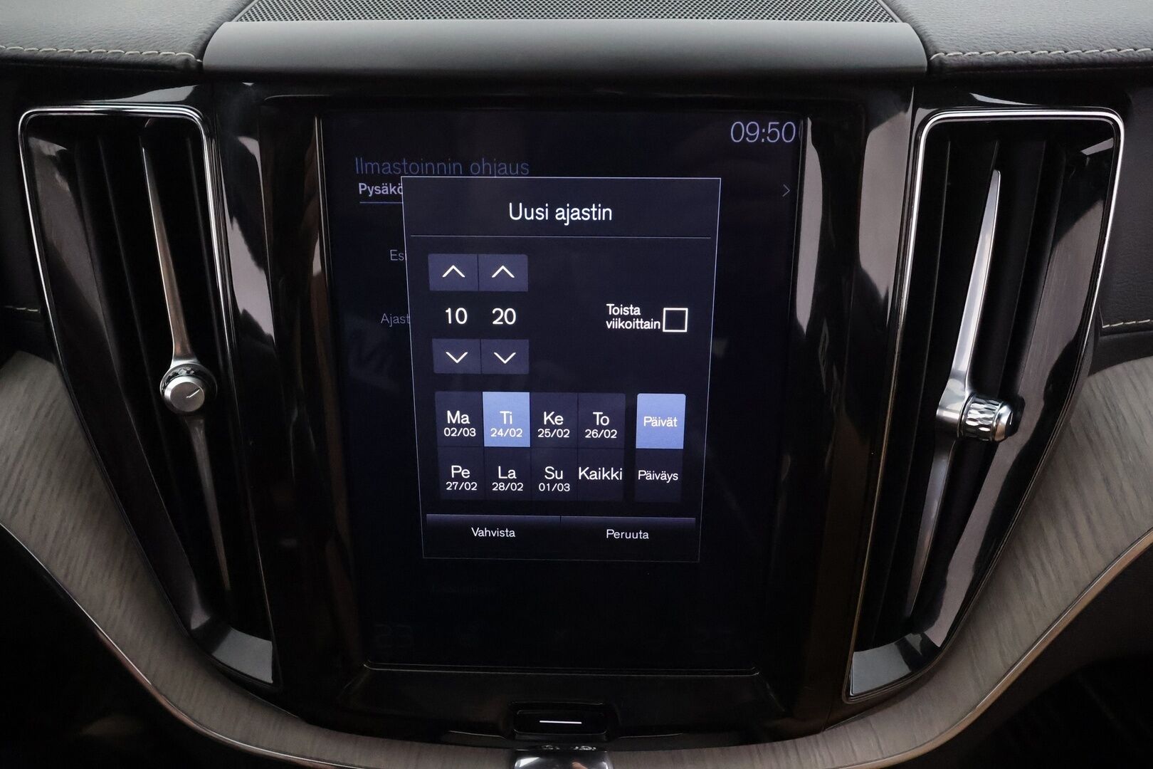 Volvo XC60 2019 D4 AWD Business Inscription aut * Pilot assist / Webasto / Koukku / Ilmastoidut muistipenkit / Panorama / Koukku / Full-LED / P.Kamera * - Suomi-auto / Kahdet Renkaat