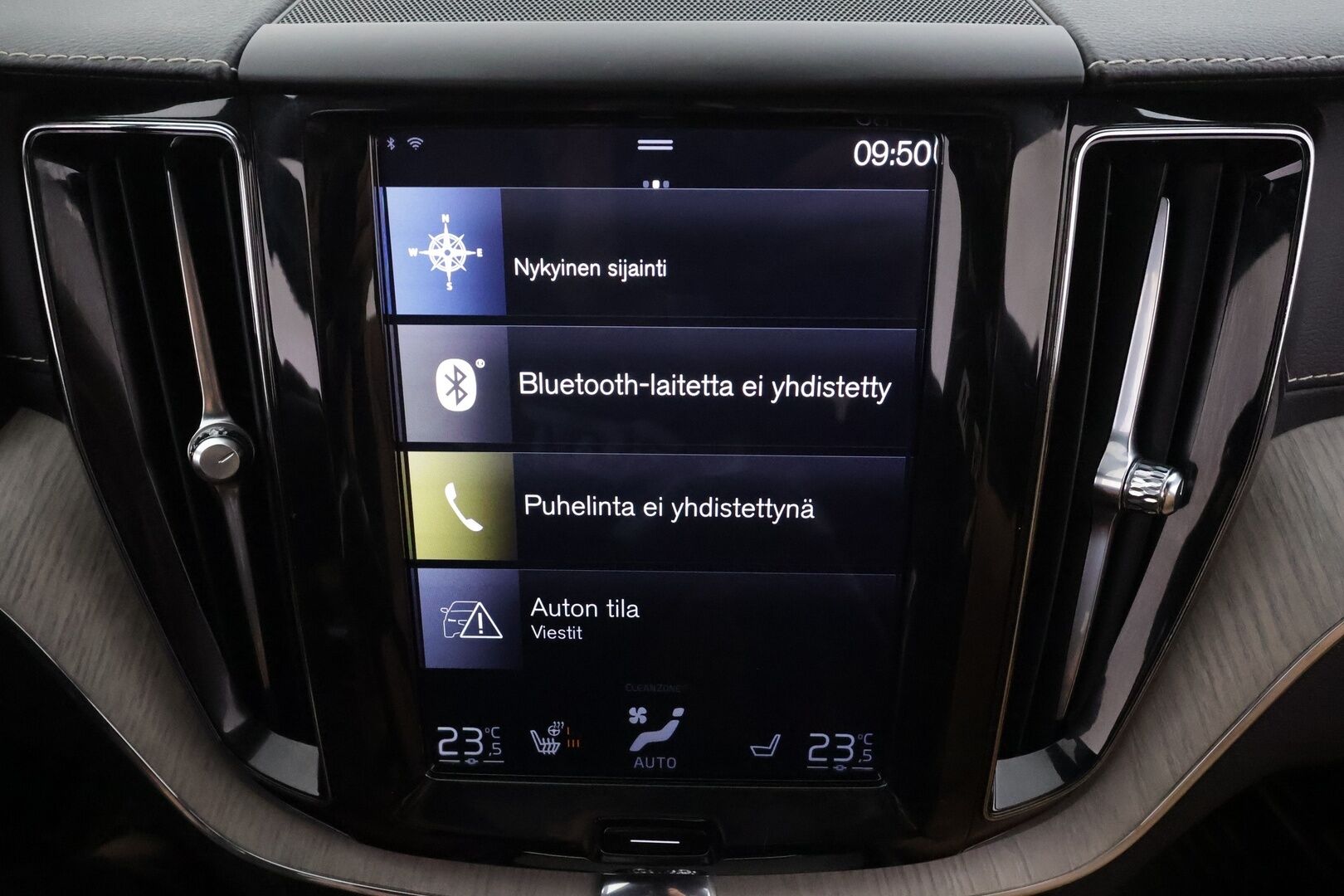 Volvo XC60 2019 D4 AWD Business Inscription aut * Pilot assist / Webasto / Koukku / Ilmastoidut muistipenkit / Panorama / Koukku / Full-LED / P.Kamera * - Suomi-auto / Kahdet Renkaat - HULLUT AVAJAISHULINAT KORKOTARJOUS 3,29 %