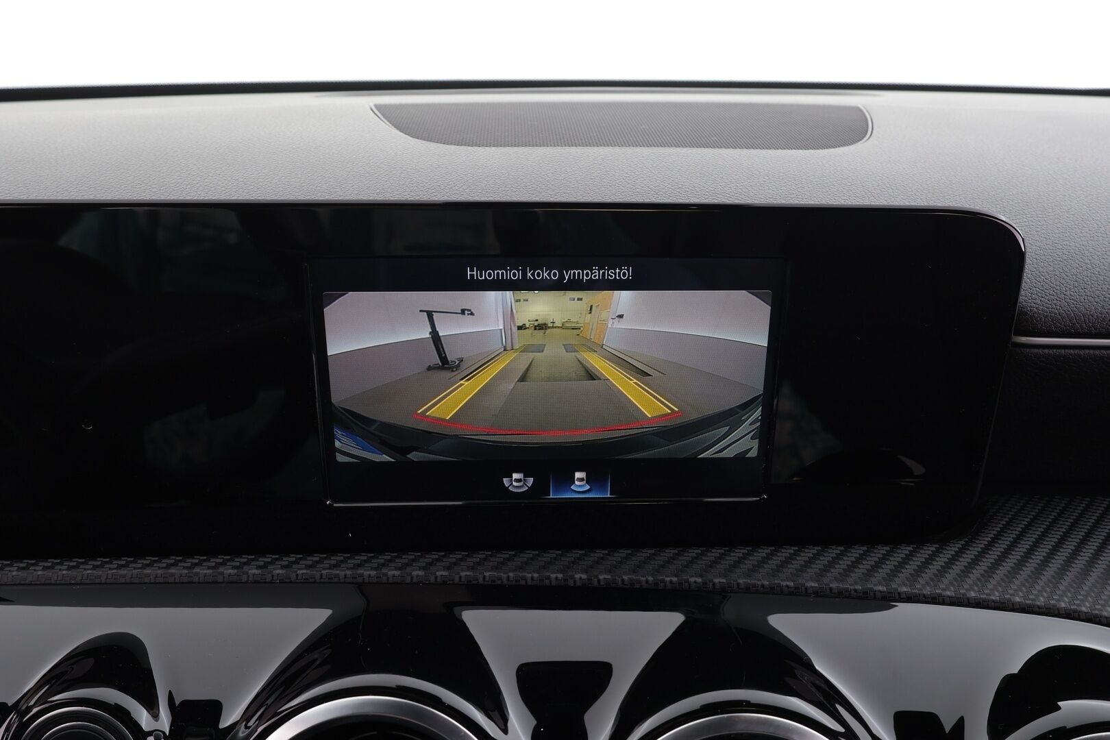 Mercedes-Benz A 2019 180 A Business Style * Suomiauto / Webasto / LED High Perf / Puolinahkasisusta / Peruutuskamera / Vakkari / Apple&Android - Kahdet renkaat aluvanteilla