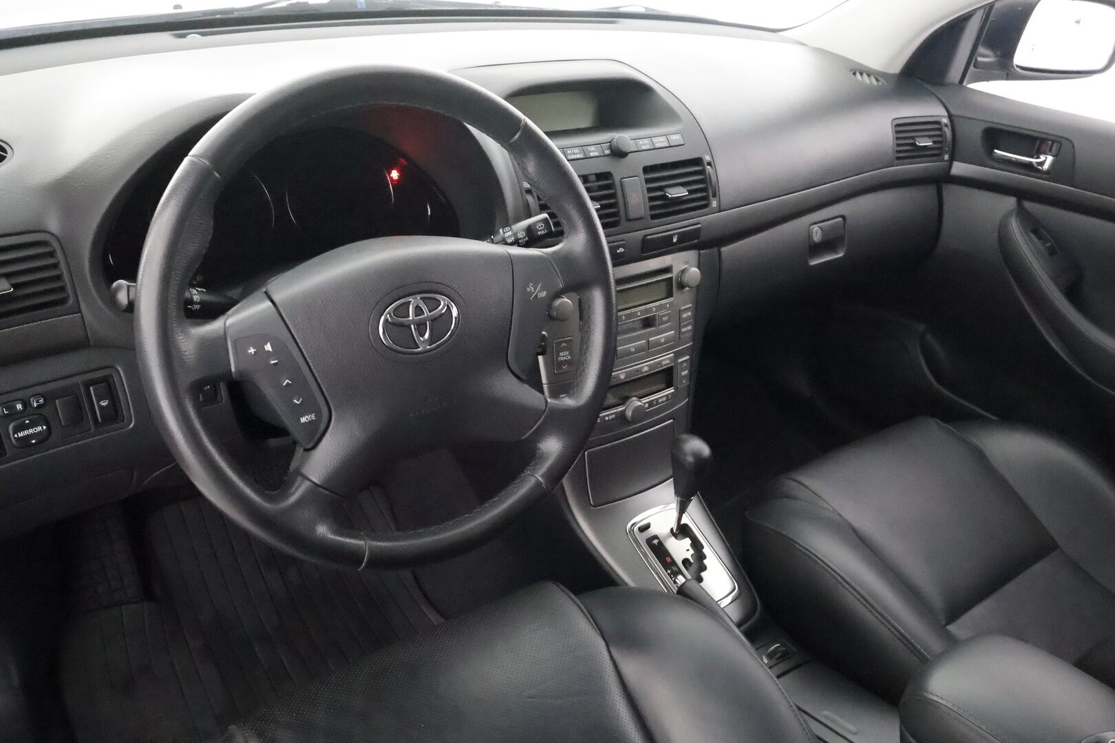 Toyota Avensis 2006 2,4 VVT-i Linea Sol Elegant 4d aut - | Merkkihuollot | Nahkaverhoilu | Sähköpenkit | Xenon | Lohko+sisähaara | Vakkari | Aut. ilmastointi | 2x renkaat aluvantein |