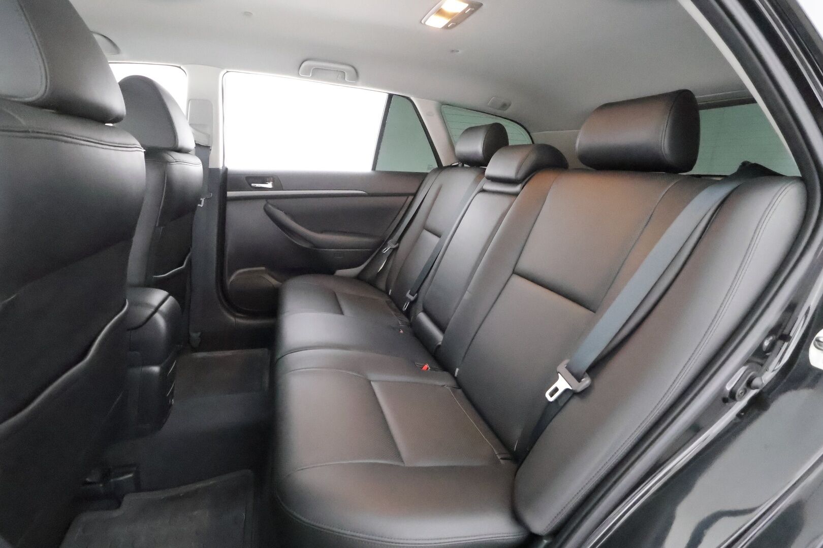 Toyota Avensis 2006 2,4 VVT-i Linea Sol Elegant 4d aut - | Merkkihuollot | Nahkaverhoilu | Sähköpenkit | Xenon | Lohko+sisähaara | Vakkari | Aut. ilmastointi | 2x renkaat aluvantein |