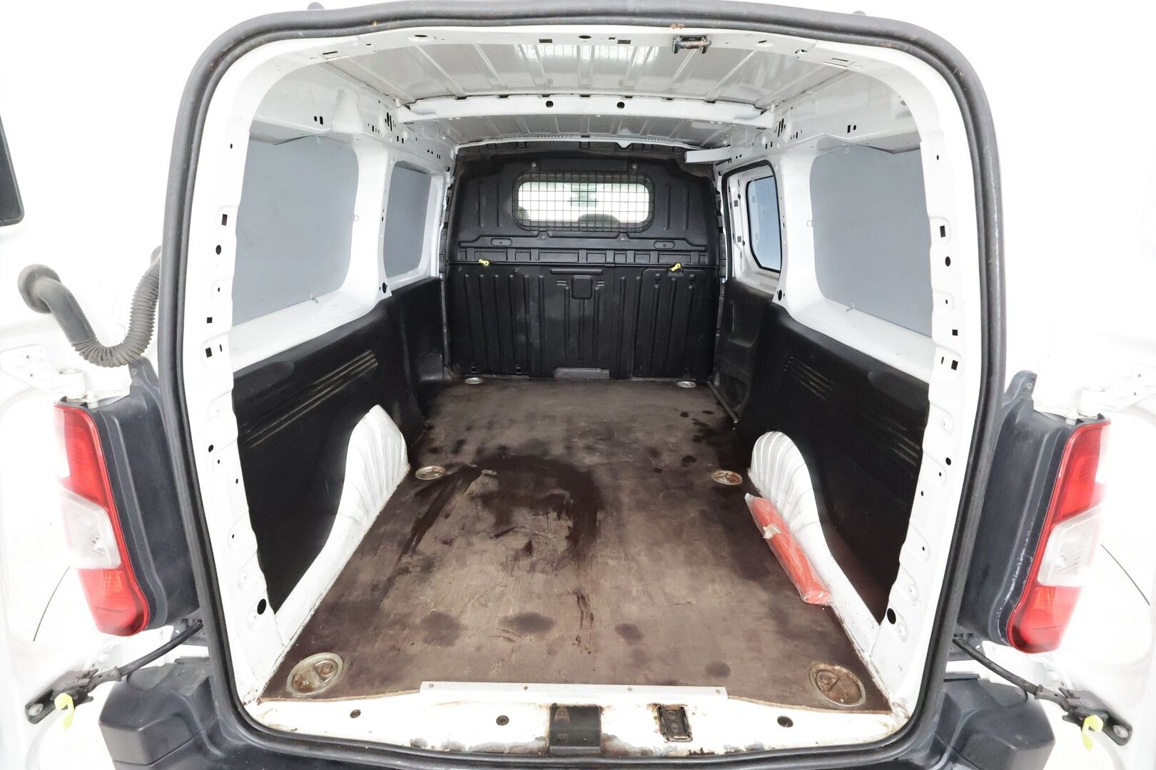 Opel Combo 2019 Cargo XL Enjoy 1,5 Diesel Turbo S/S 75 kW MT5 * Vakkari / Webasto / P.tutka / Apple&Android * - 1.OM Suomi-auto / Kahdet Renkaat / Merkkihuollot