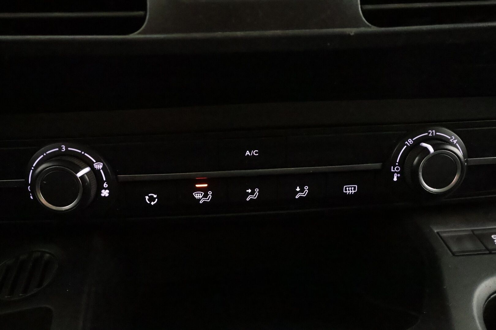 Opel Combo 2019 Cargo XL Enjoy 1,5 Diesel Turbo S/S 75 kW MT5 * Vakkari / Webasto / P.tutka / Apple&Android * - 1.OM Suomi-auto / Kahdet Renkaat / Merkkihuollot