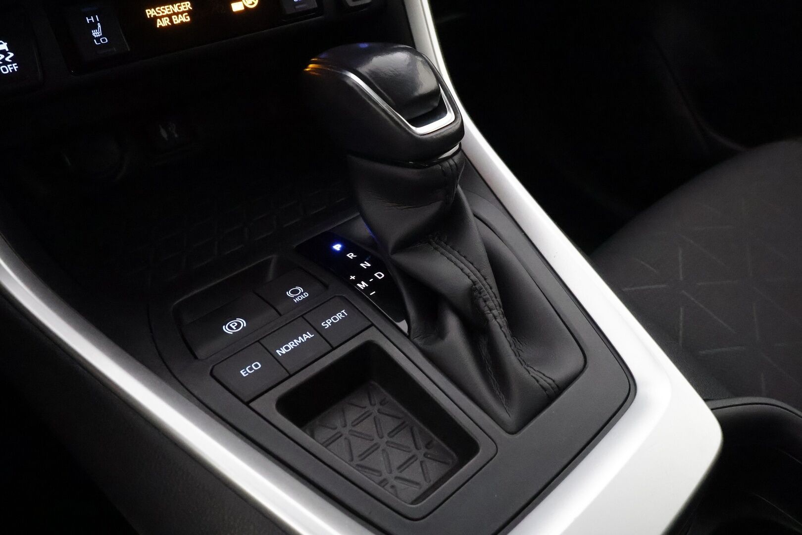 Toyota RAV4 2019 2,0 VVT-iE Active Multidrive S - | Koukku | ACC | LED | P.kamera | Navi | Kaistavahti | Keyless | Kahdet renkaat | Suomi-auto |