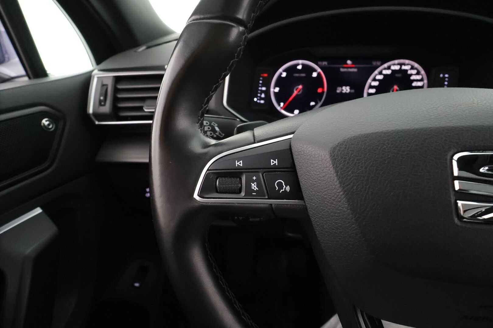 Seat Tarraco 2019 2,0 TDI 190 4DRIVE Xcellence Launch Premium DSG 7-P * Beats / Webasto / Koukku / ACC / LED / 360° / Panorama * - Suomi-auto / Kahdet renkaat 