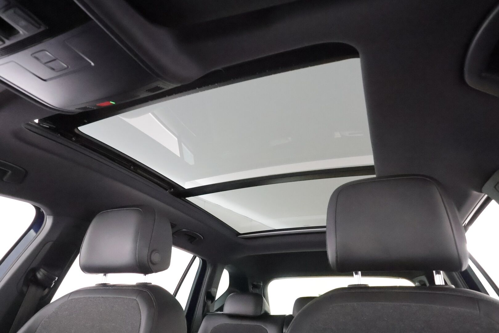 Seat Tarraco 2019 2,0 TDI 190 4DRIVE Xcellence Launch Premium DSG 7-P * Beats / Webasto / Koukku / ACC / LED / 360° / Panorama * - Suomi-auto / Kahdet renkaat 